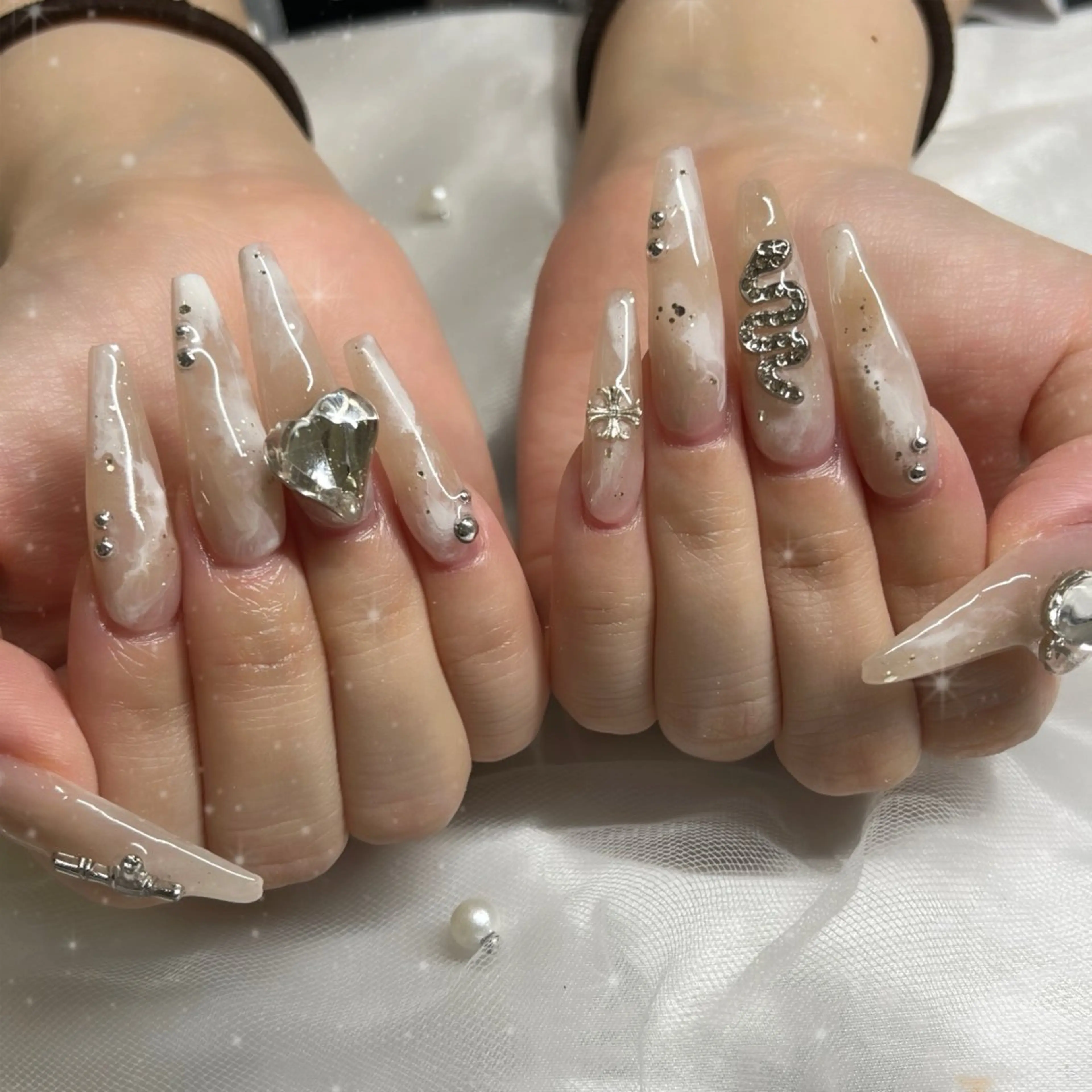 ネイル ロングネイル ハンドネイル ブルーデイジー栄本店所属・BlueDaisy 栄本店のネイルデザイン