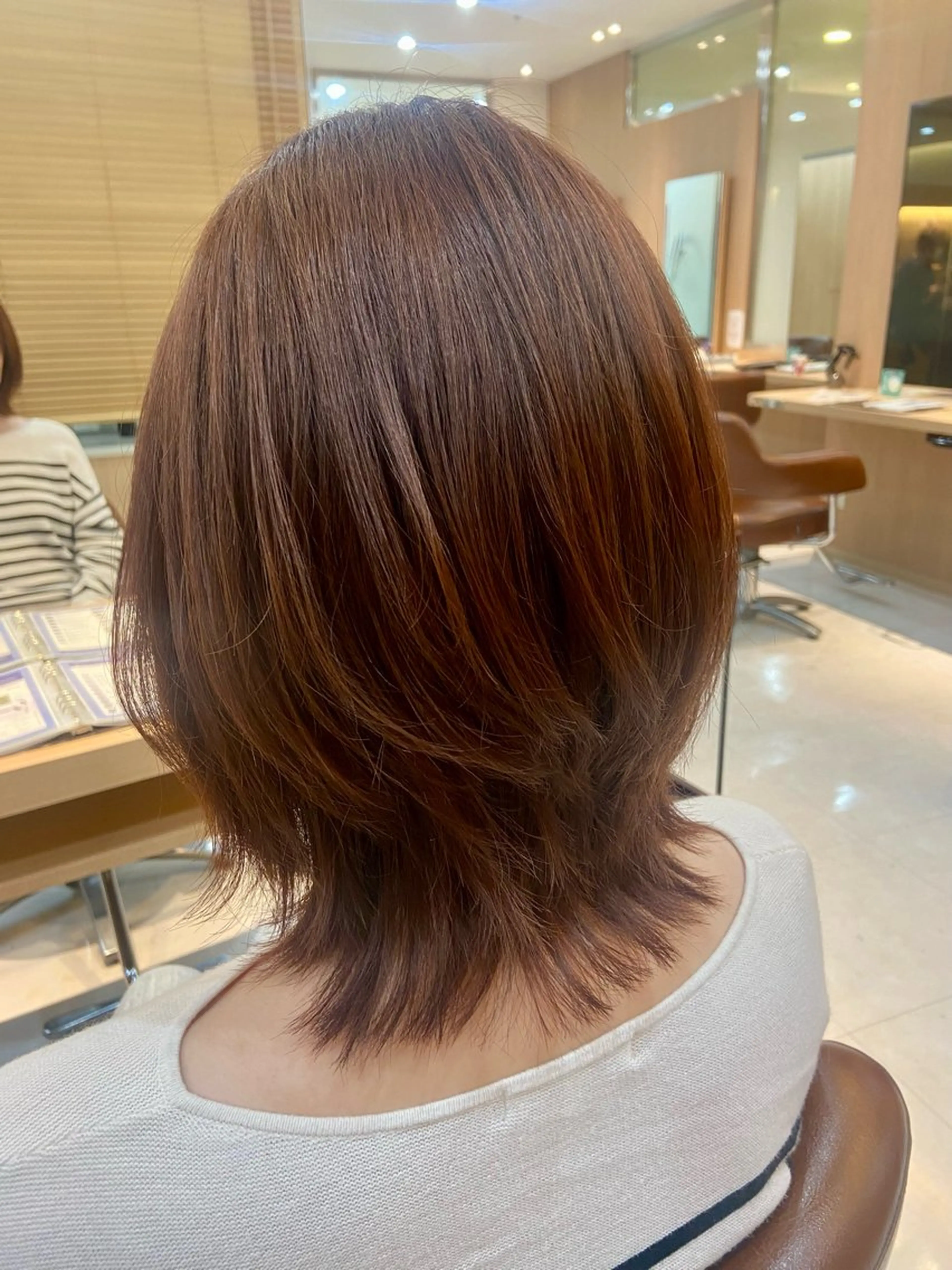 ミディアム カラー カット ヘアカラー トリートメント 大八木 美咲のヘアスタイル