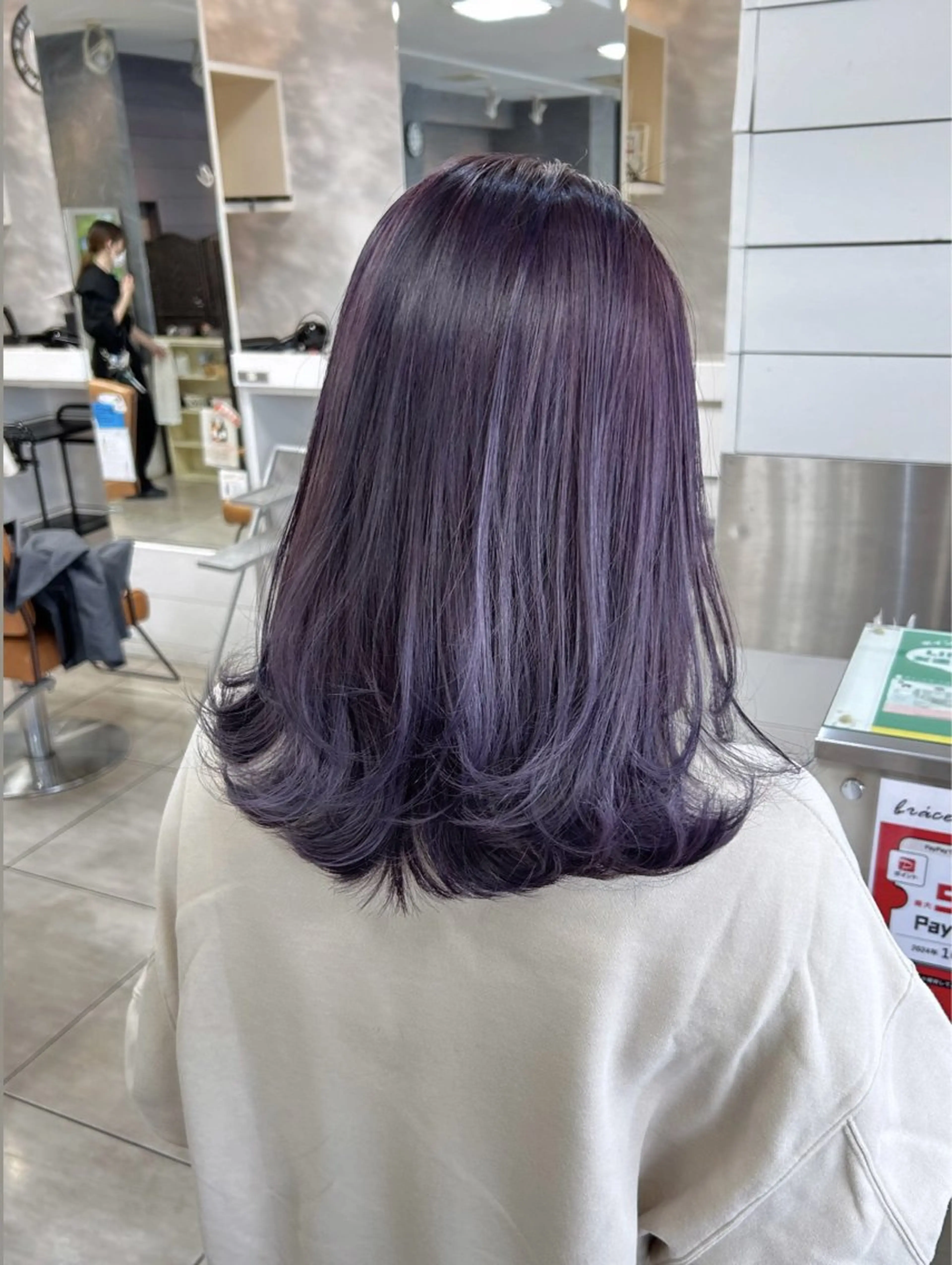 ミディアム パープルカラー レイヤーカット カット ヘアカラー 🫧艶髪カラー🫧 森本くるみのヘアスタイル