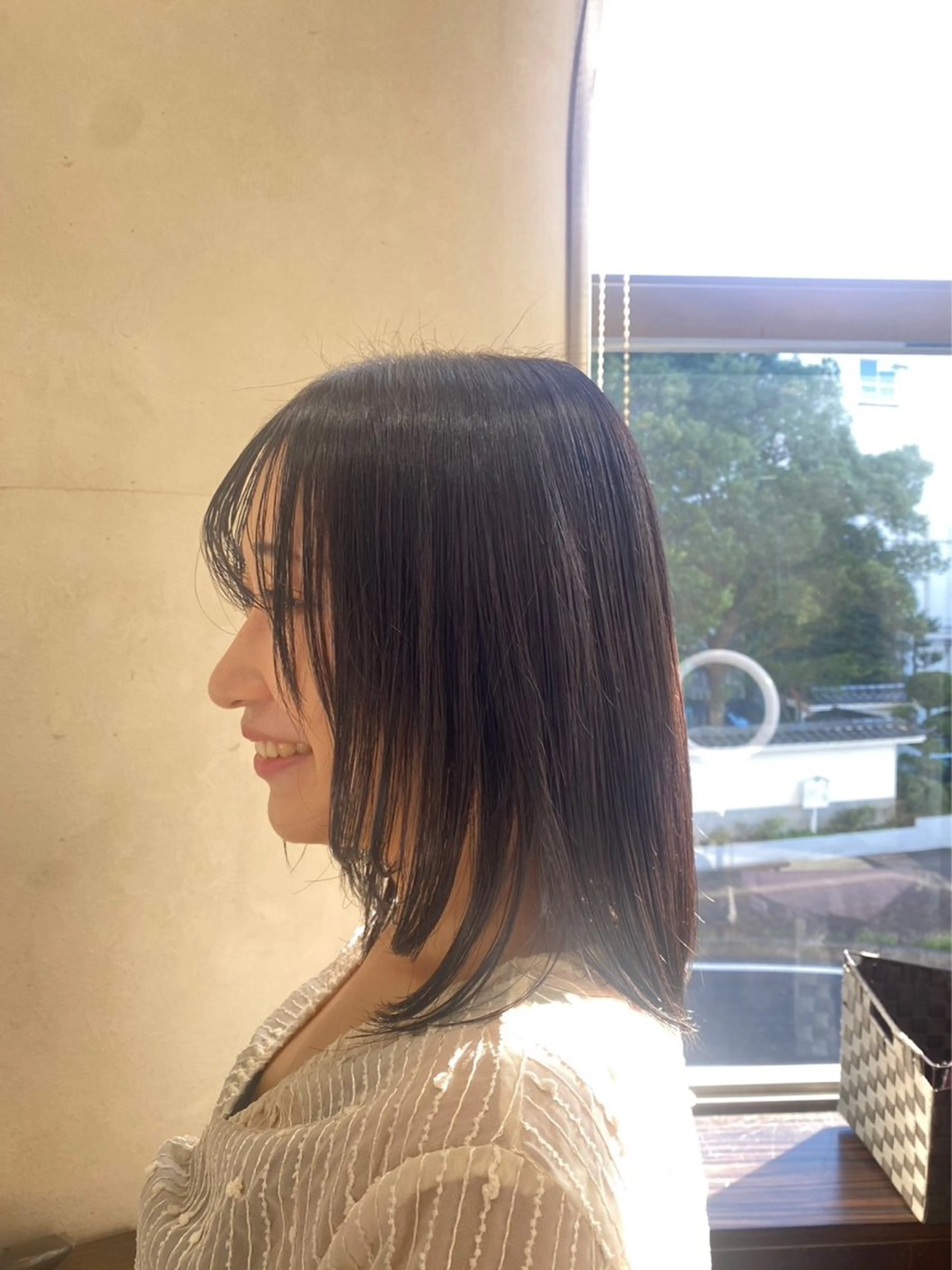 ミディアム カット ヘアカラー トリートメント 西 沙菜/トレンド カラー/透明感カラーのヘアスタイル