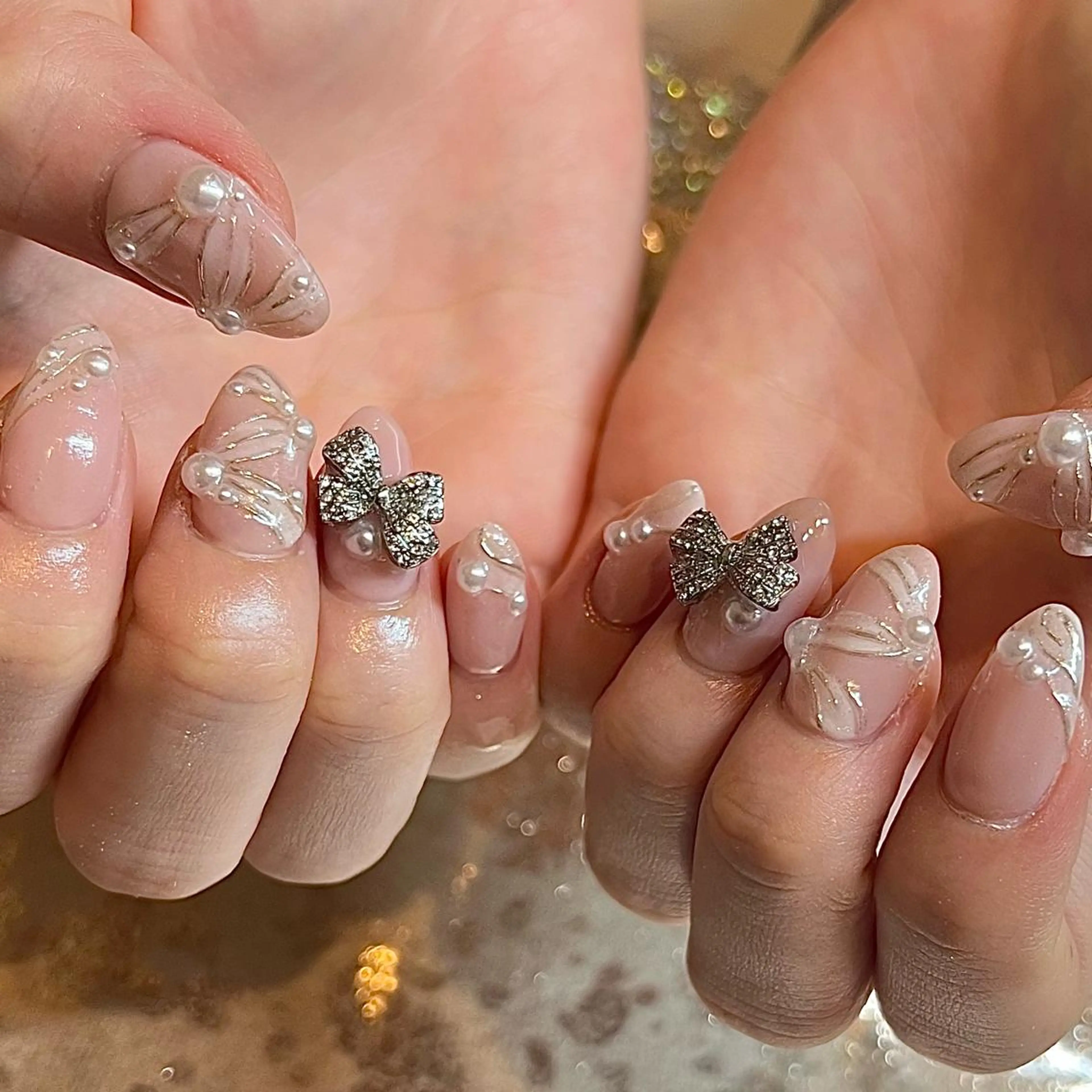 ショート ネイル リボン ハンドネイル H🌺 NAILのネイルデザイン