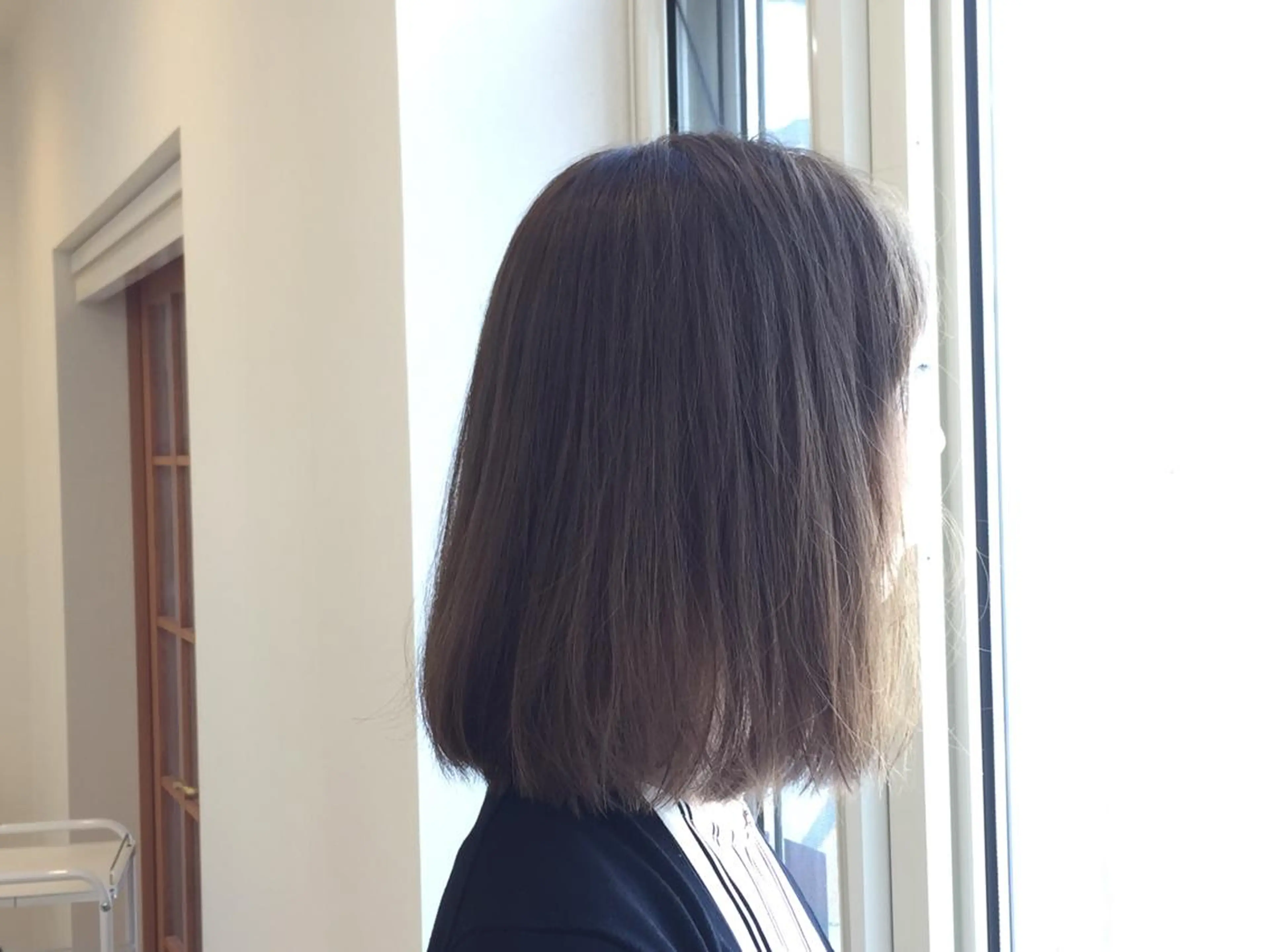 ミディアム カラー 成瀬 由賀里のヘアスタイル