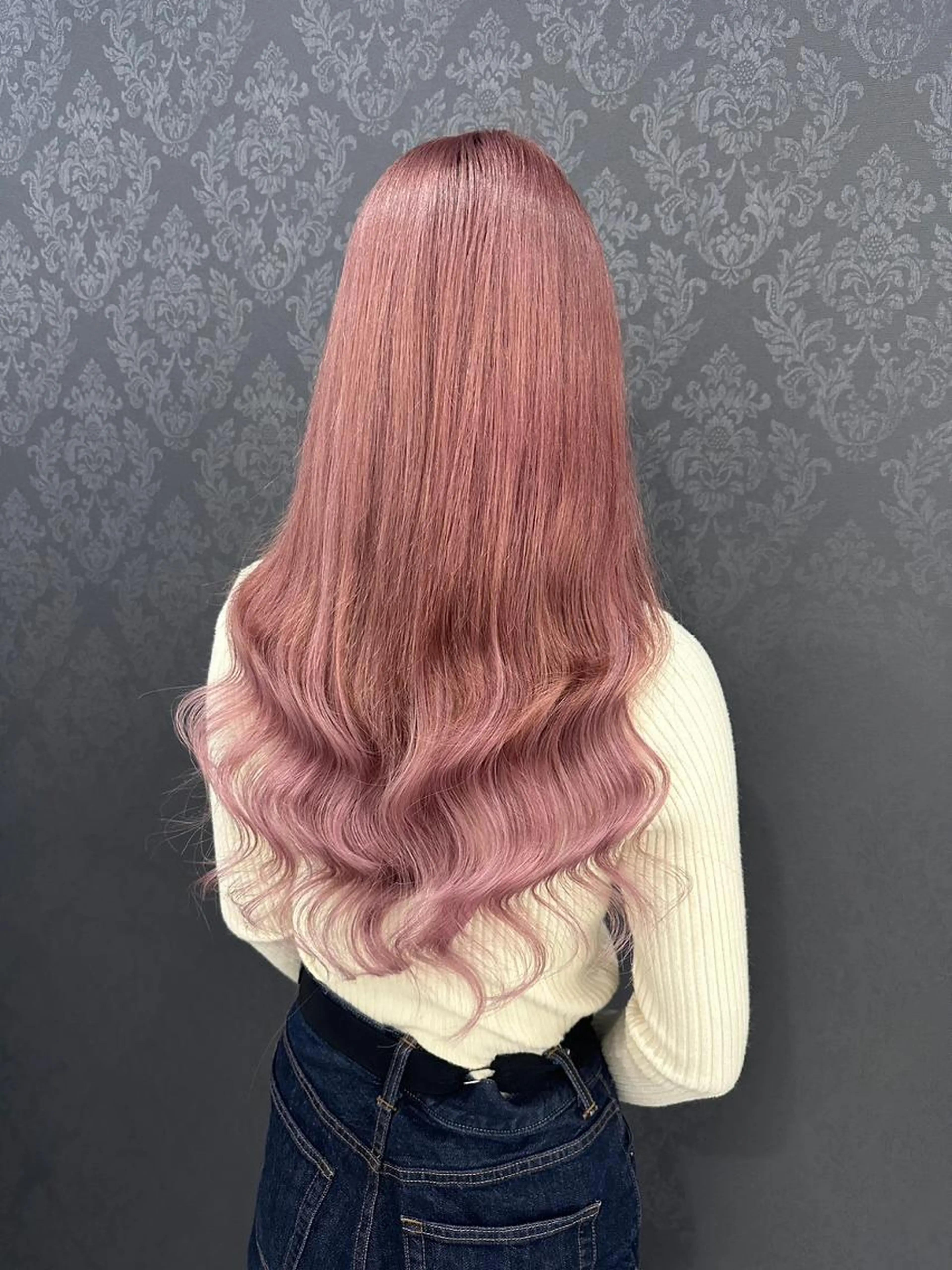 【セミロングの方にオススメ】高級人毛100%レミーシールエクステ（52cm ヘソ下）60枚15200円の写真