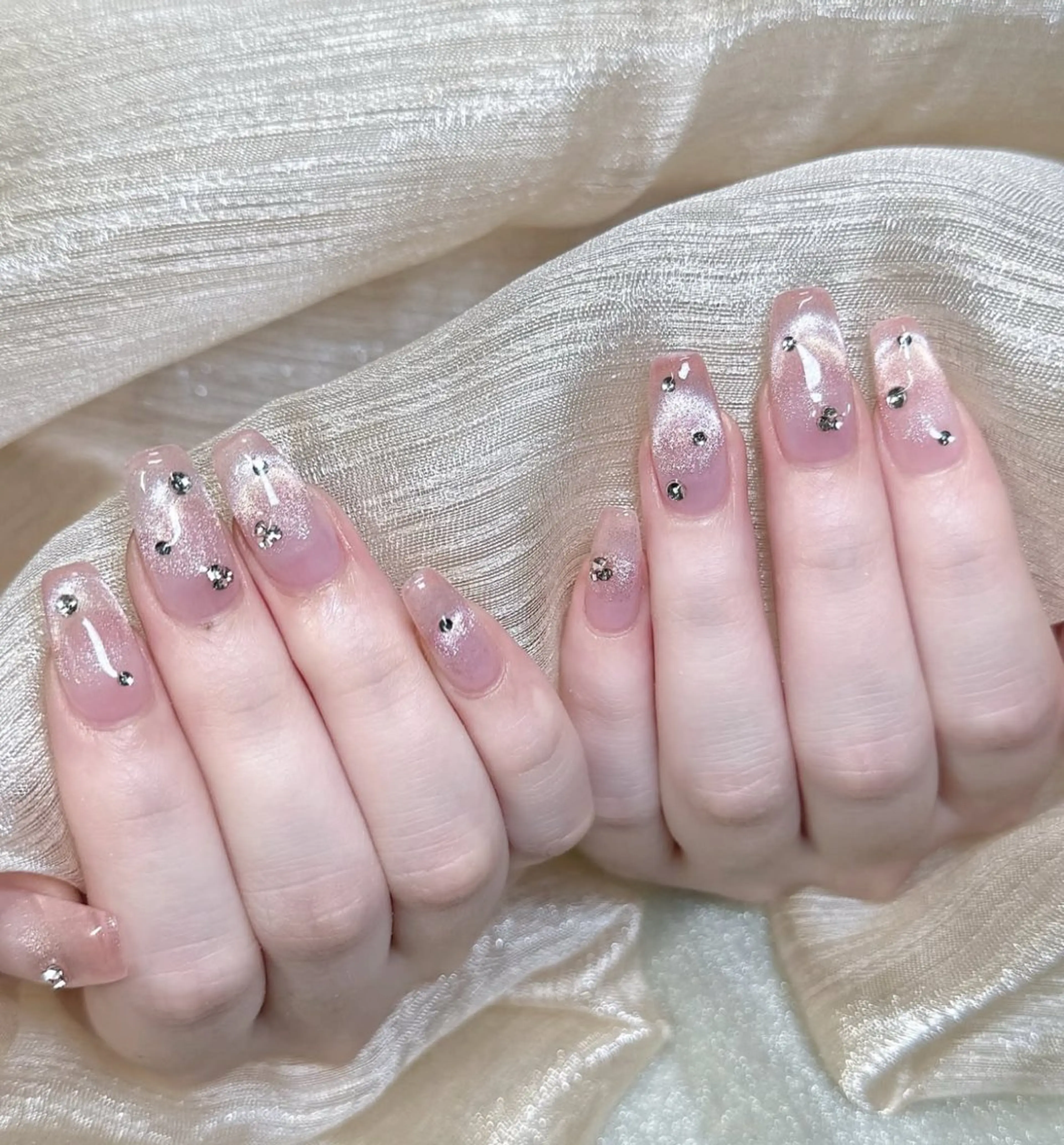 ネイル アニマル柄 オーロラネイル チークネイル フラッシュネイル ジェルネイル ハンドネイル Lina所属・Hina Nailのネイルデザイン