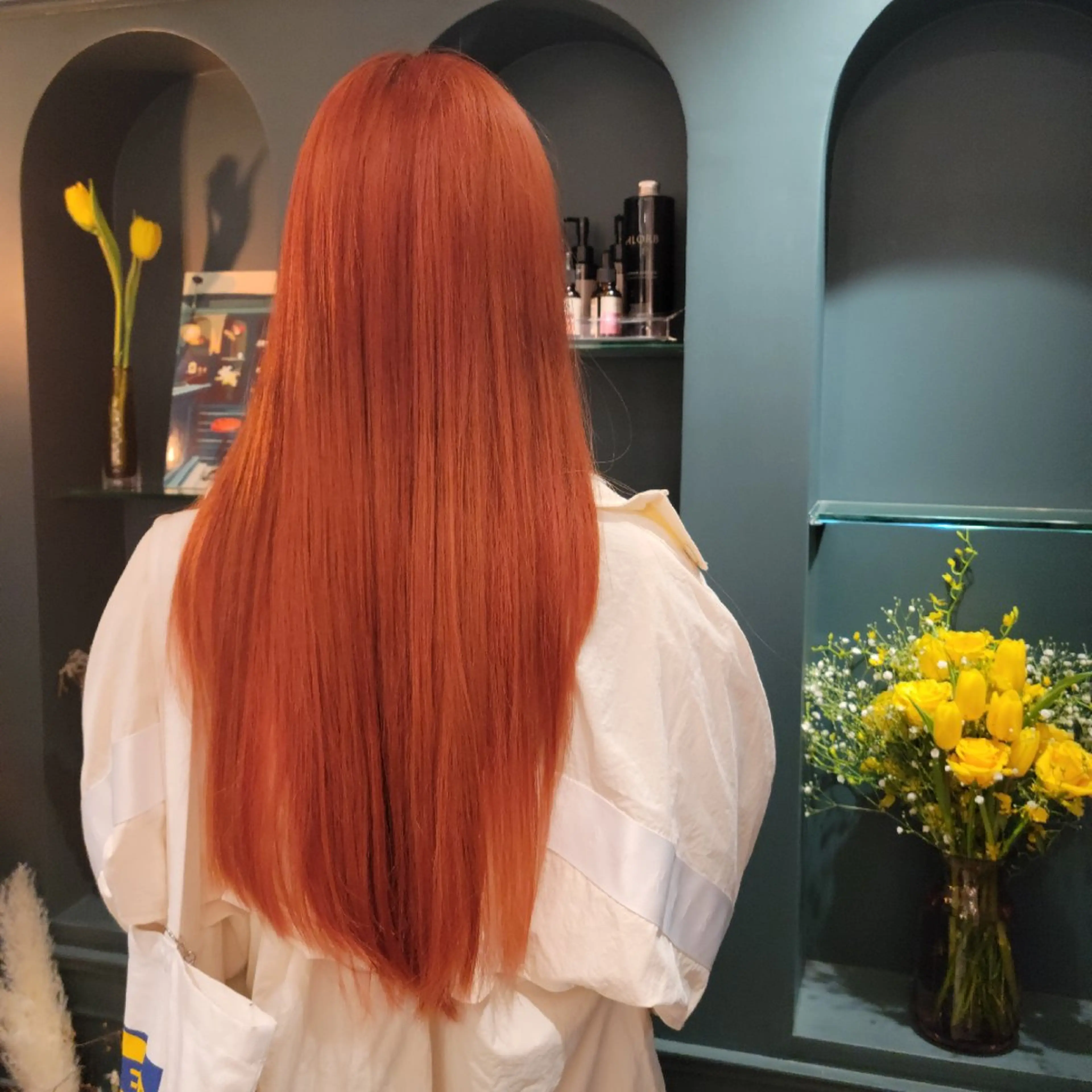 ロング カラー ブリーチ オレンジ ヘアカラー momo 🌷のヘアスタイル