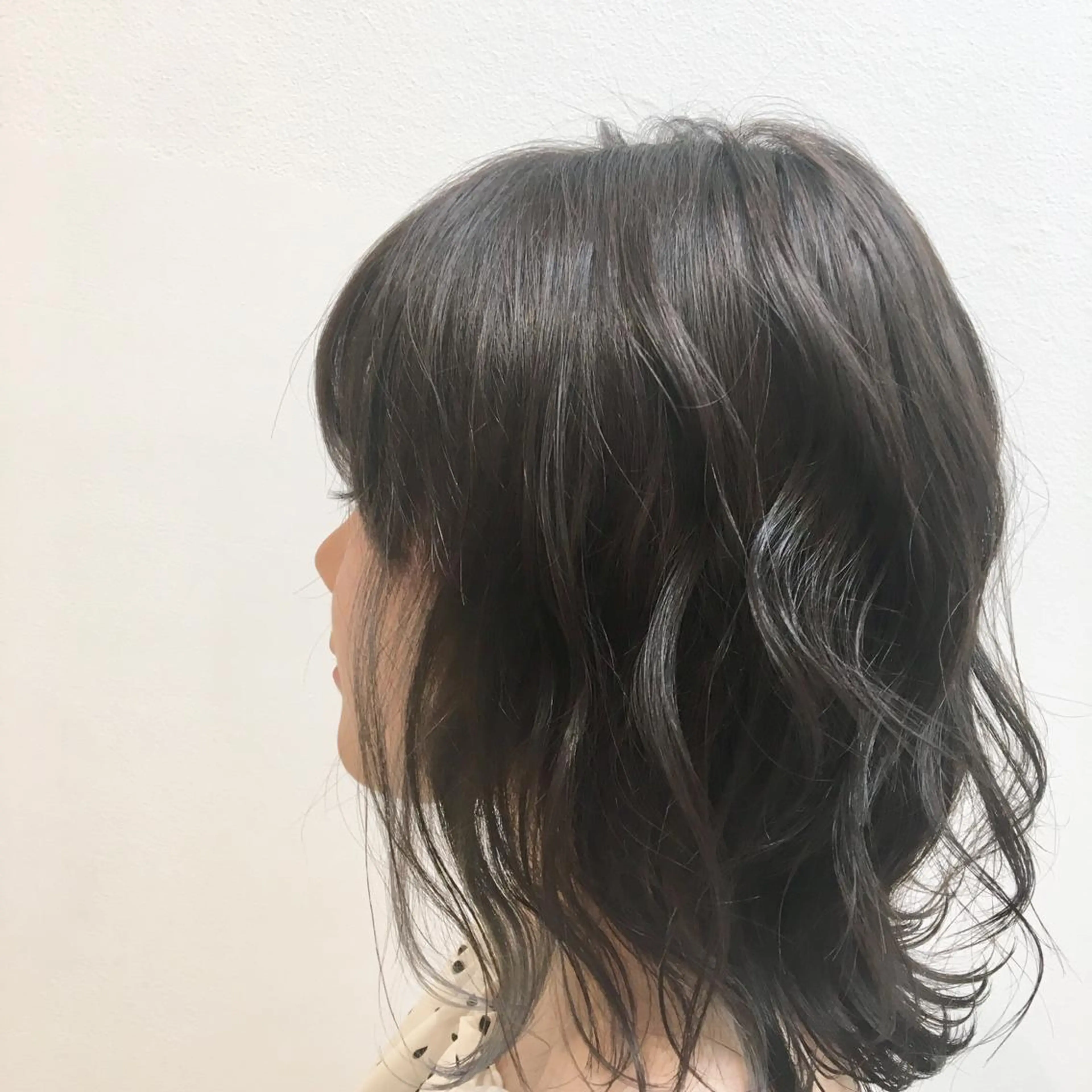ミディアム カラー loca by tree所属・うる艶暖色カラー HARUNAのヘアスタイル