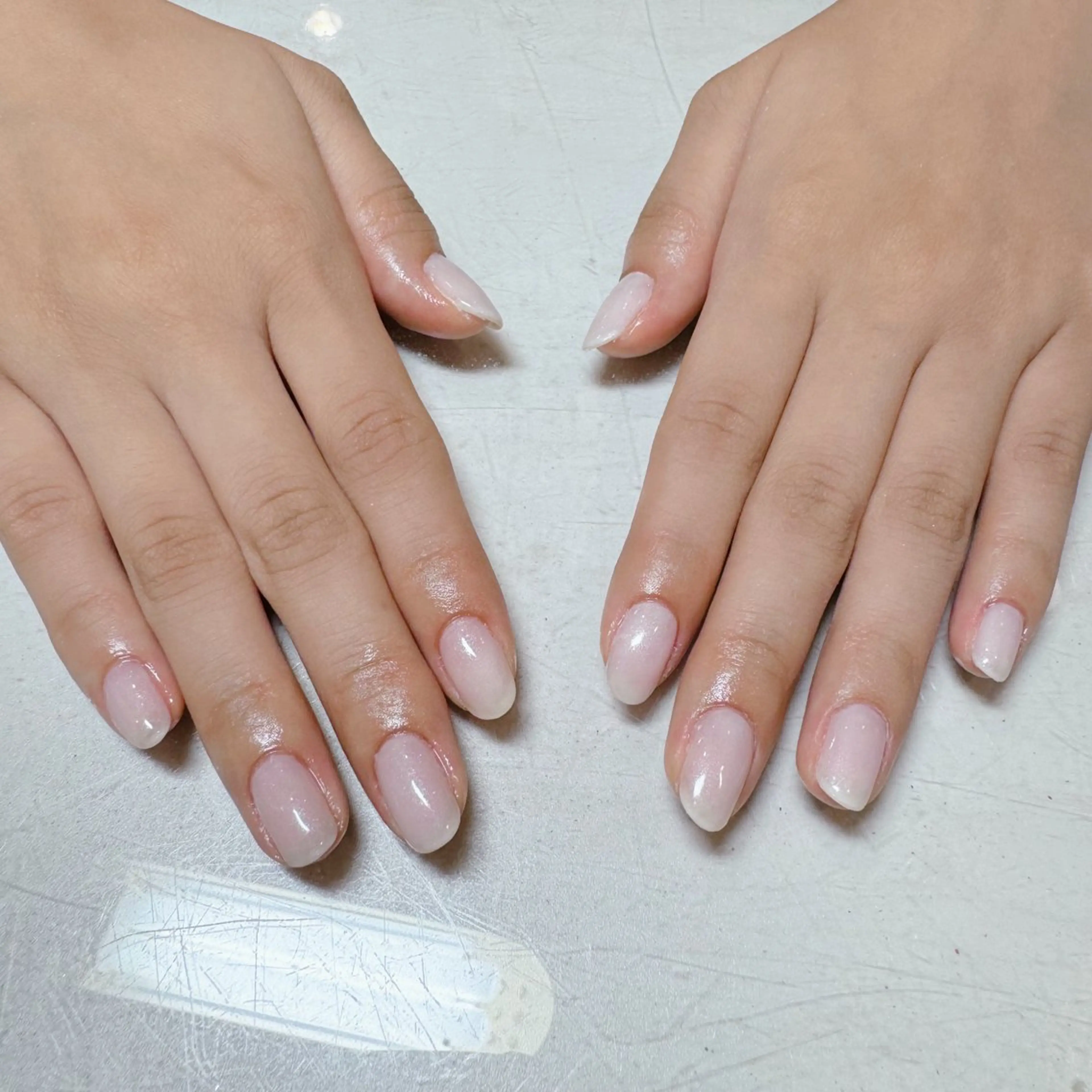 ネイル ホワイト mieux nail aireiのネイルデザイン