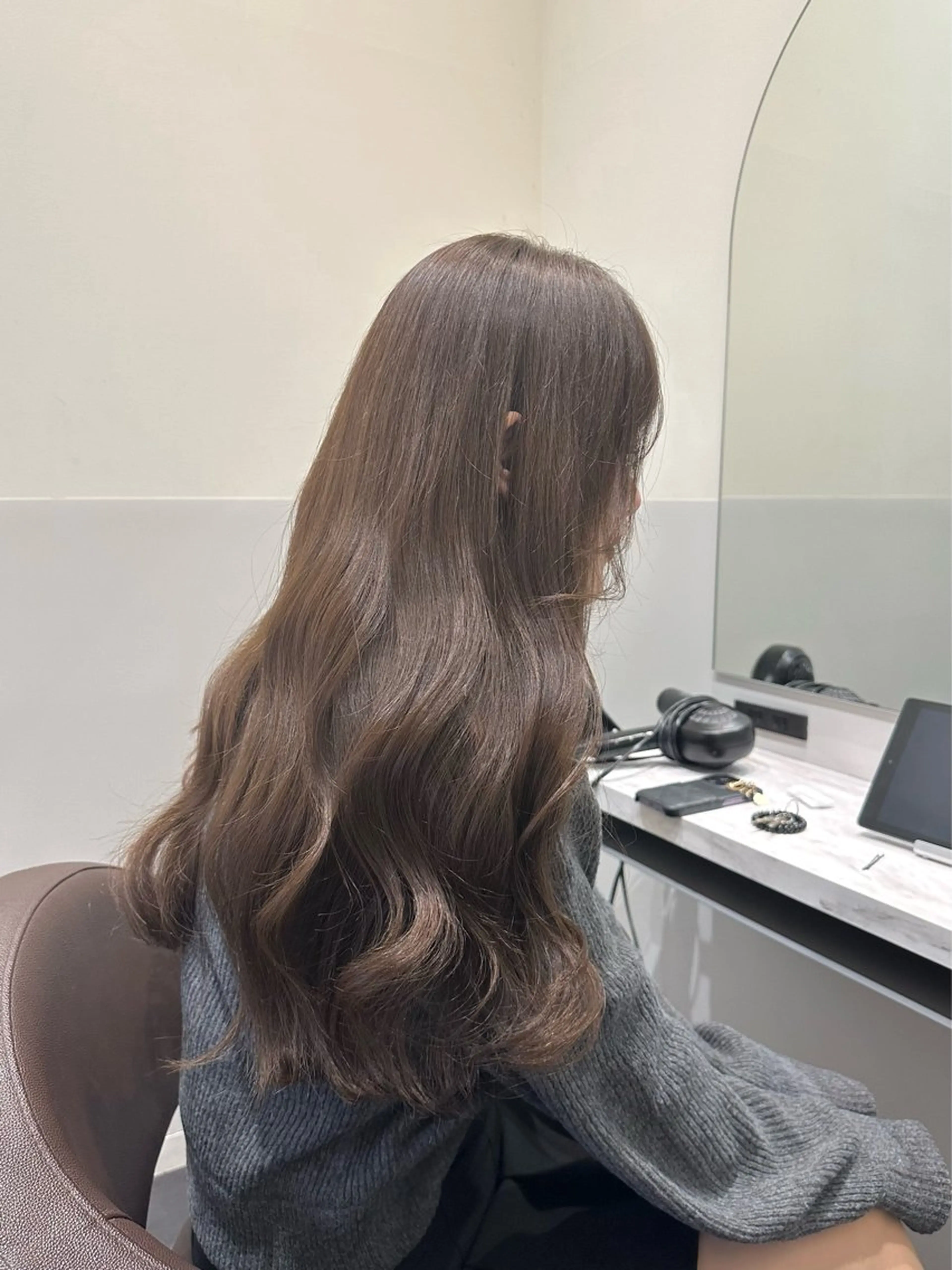 ロング カラー ベージュカラー ブリーチ ブリーチなしカラー LUMO所属・矢野 晃平のヘアスタイル