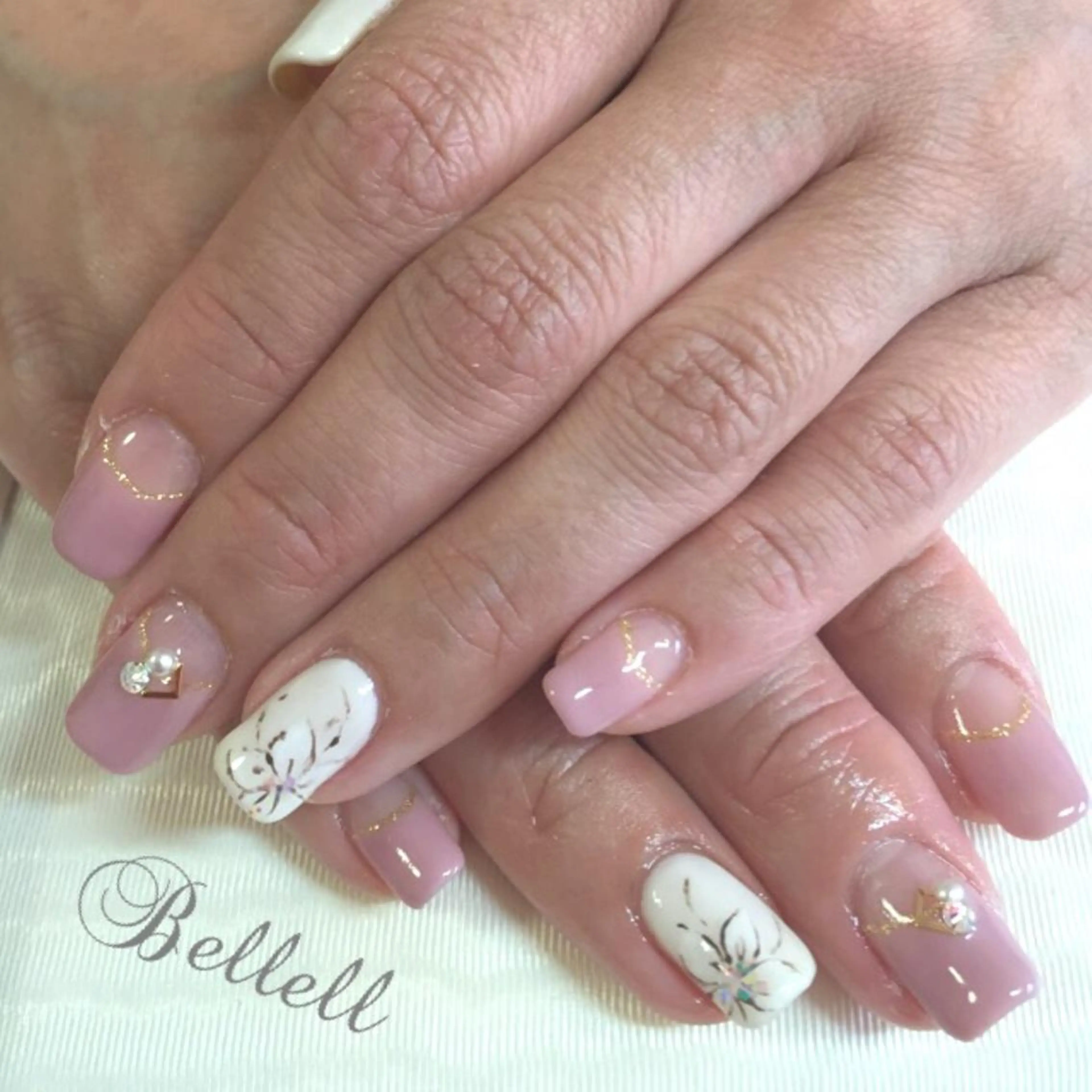 ネイル 青木 綾子のネイルデザイン