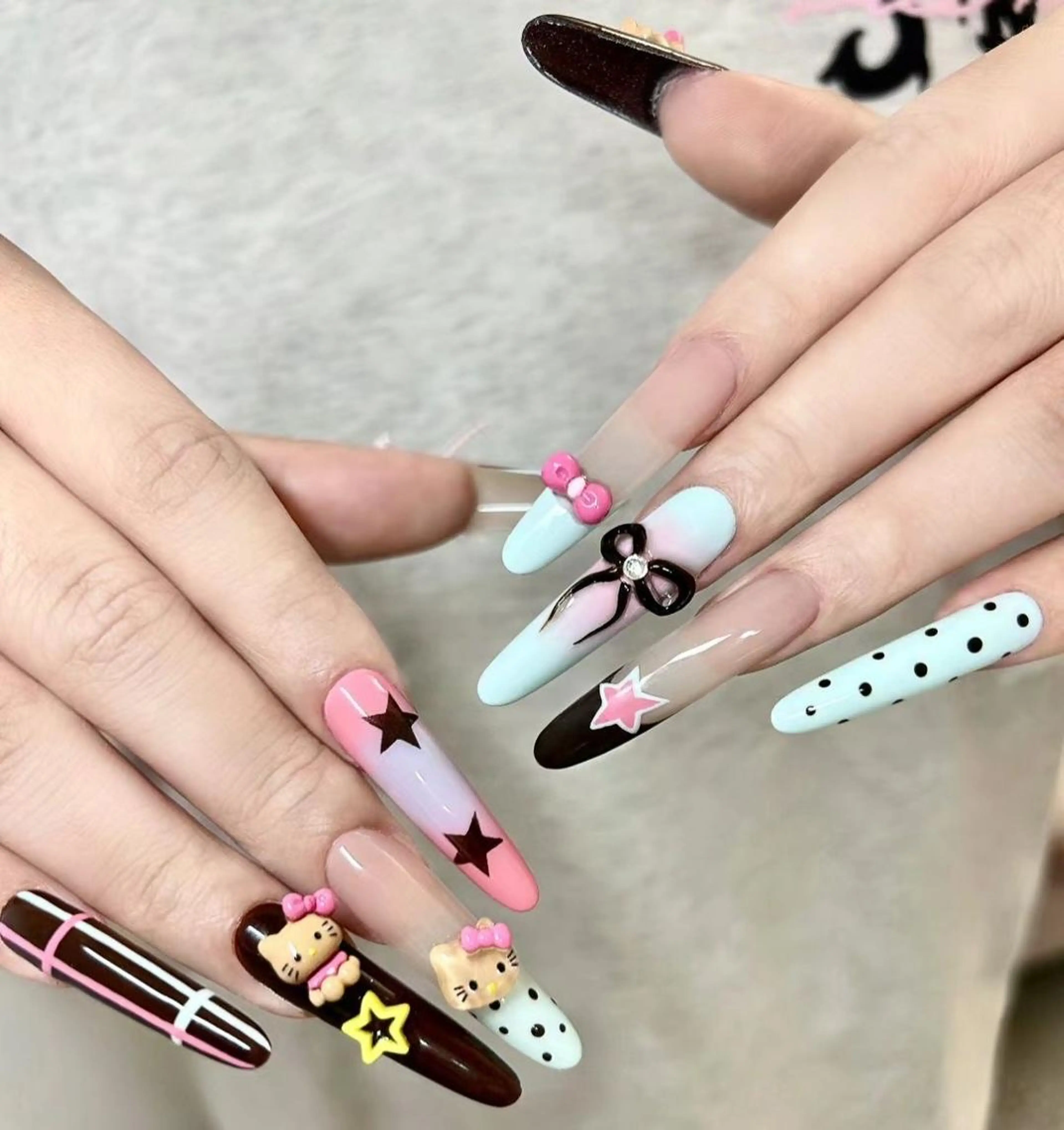ネイル 長さ出し フレンチネイル グラデーション 卒業式 マグネットネイル ハンドネイル MIHANA SAKURAのネイルデザイン