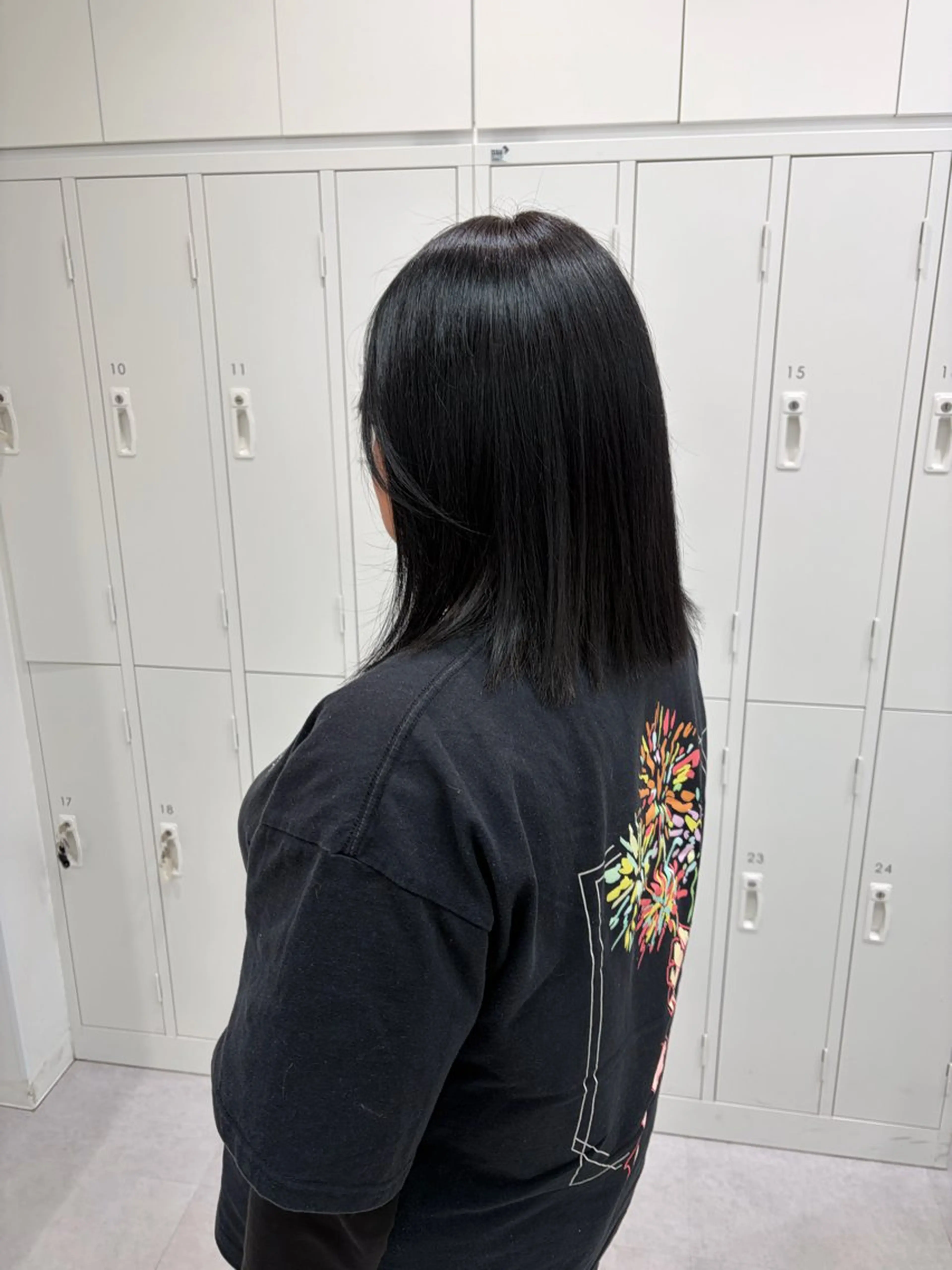 カラー 黒髪 ハイトーンカラー モデル募集中🦋 じゅりのヘアスタイル