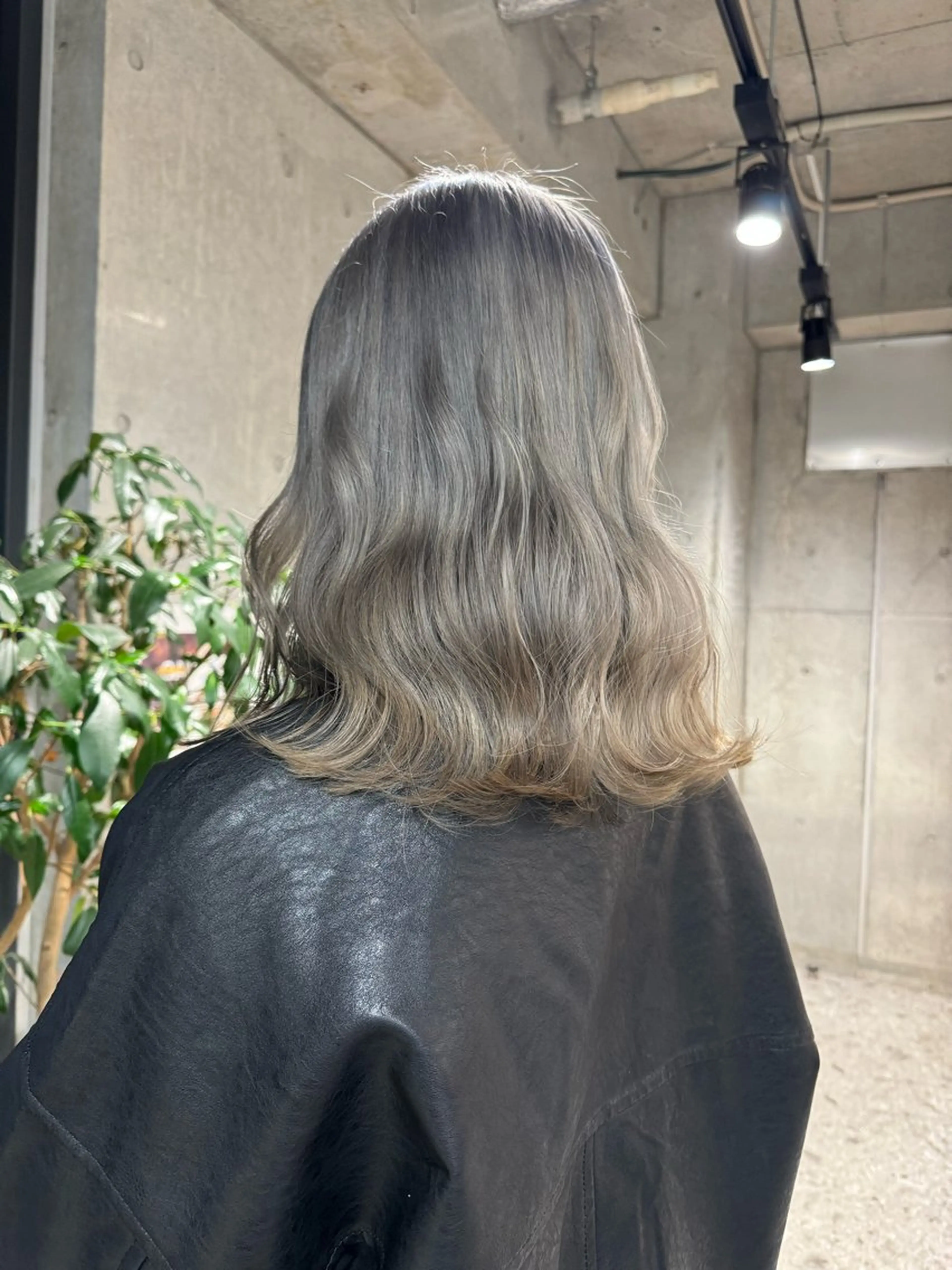 セミロング ヘアカラー 🎀ダブルカラー hinata🎀のヘアスタイル