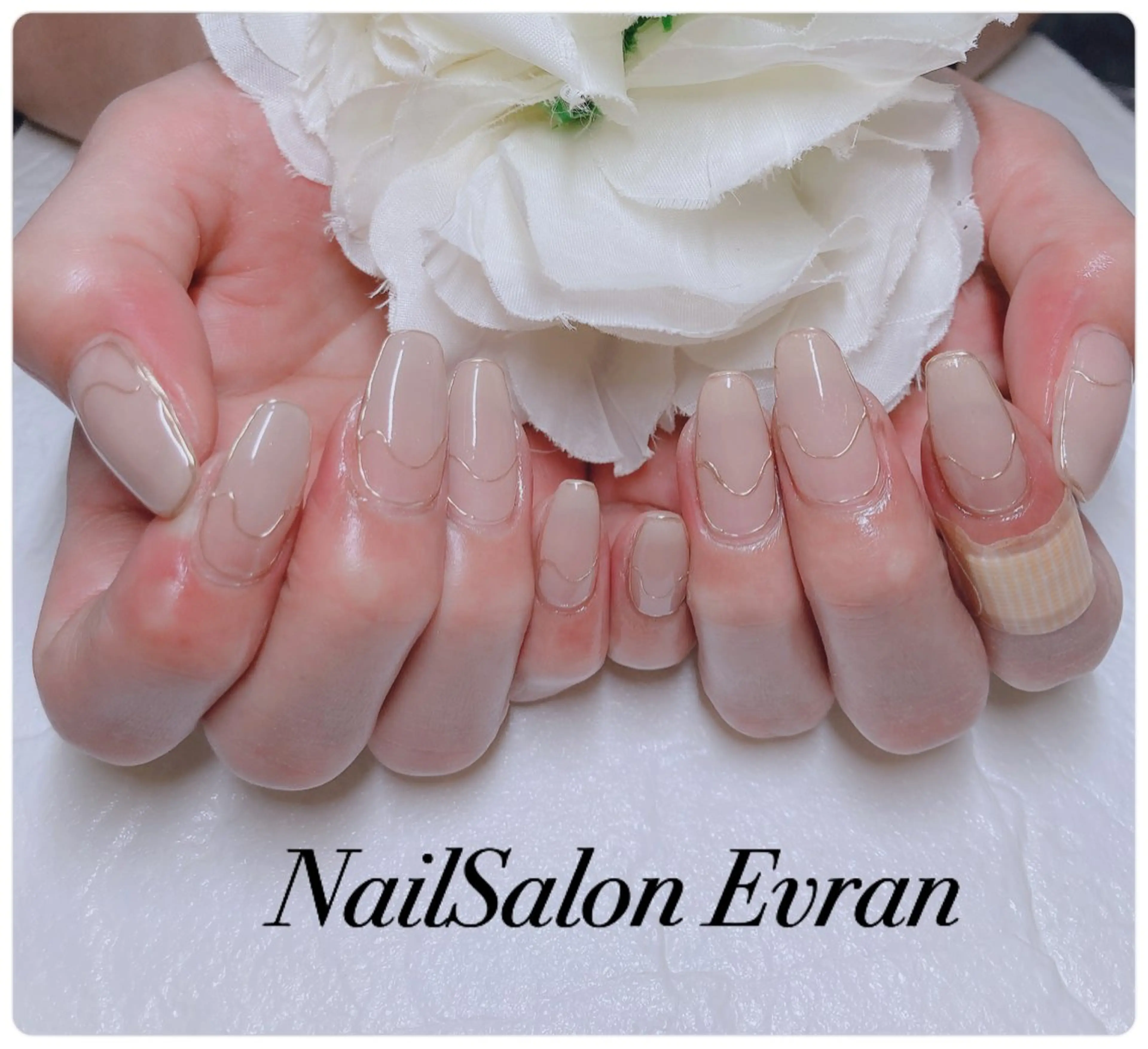ネイル アートネイル フレンチネイル マグネットネイル 持ち込み ニュアンスネイル ハンドネイル Nail salon Evranのネイルデザイン