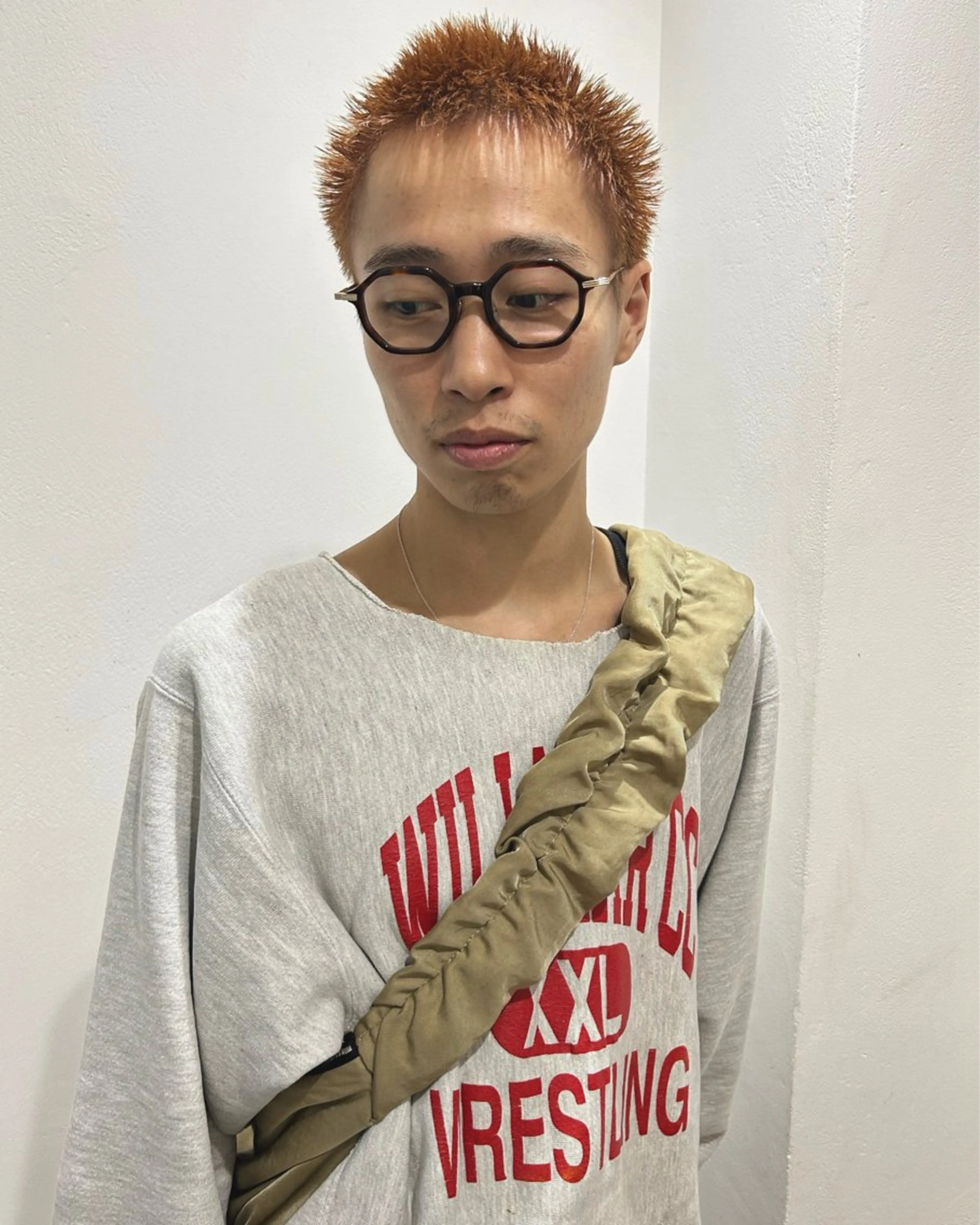 ショート カラー メンズ メンズブリーチ メンズベリーショート ベリーショート ブリーチ ショートヘア カット ヘアカラー トリートメント Loom.所属・村上雅人 ナチュラルモードのヘアスタイル