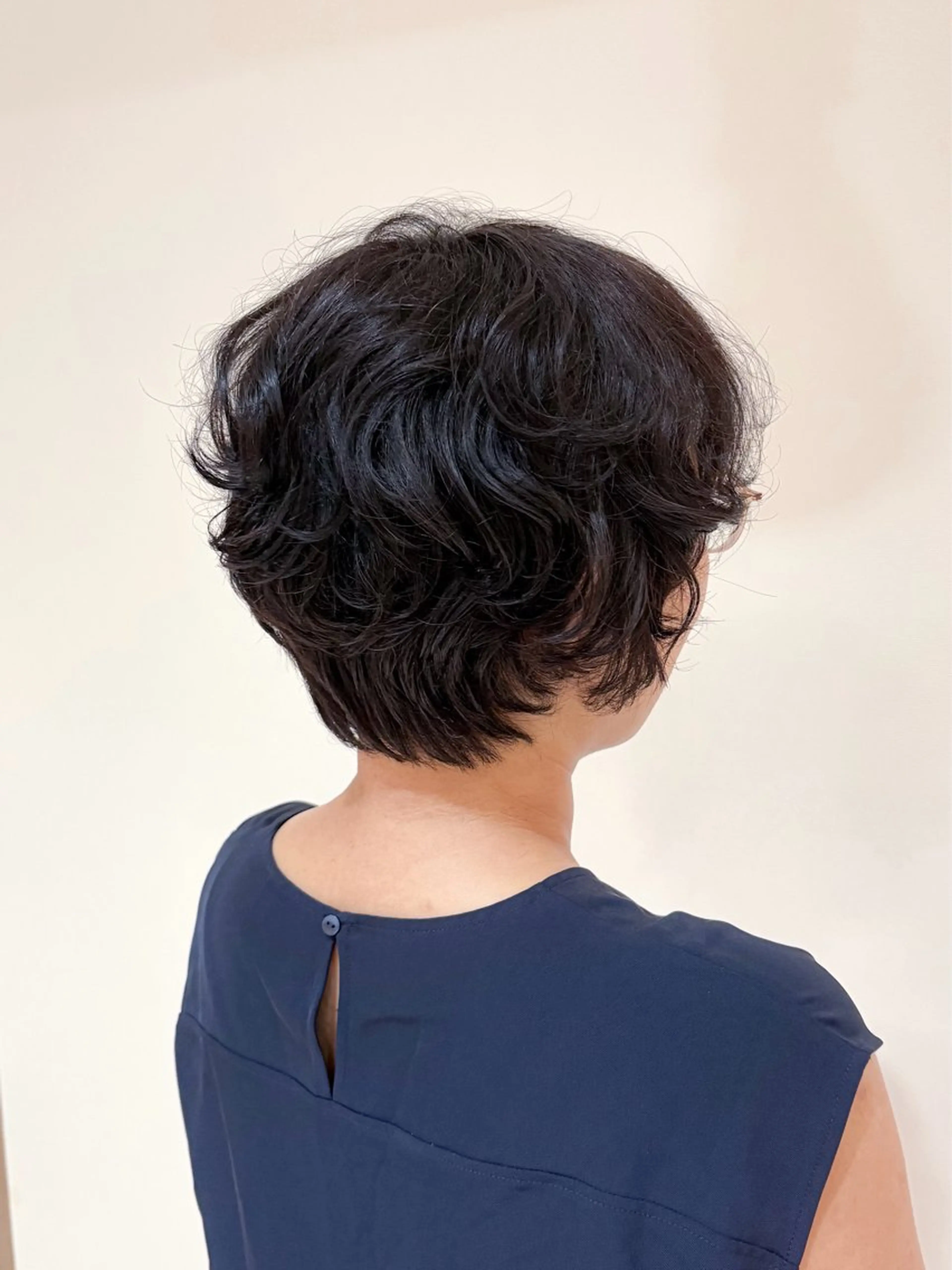 ショート くせ毛 石平 暖のヘアスタイル