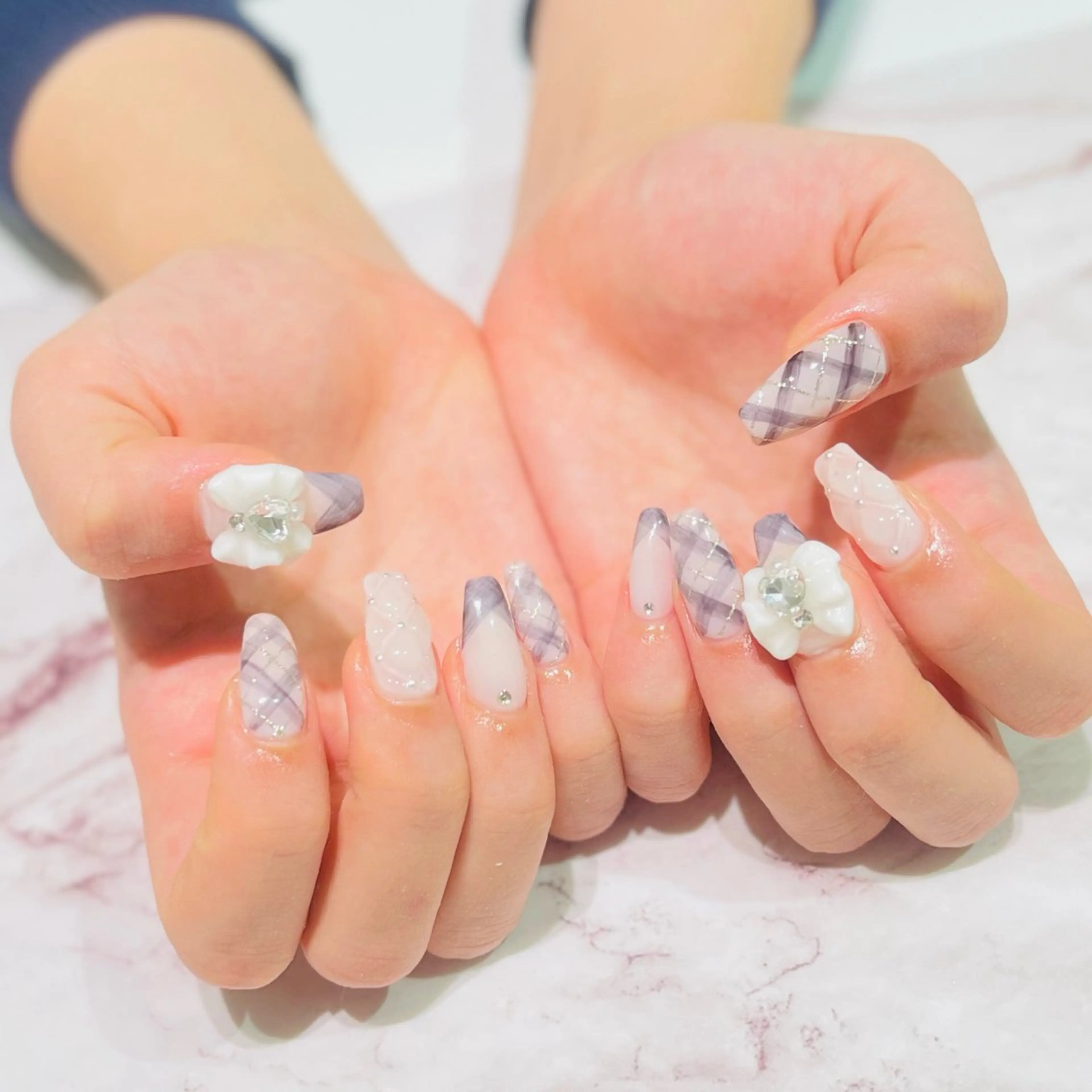 ネイル ハンドネイル Hair removal & Beauty salon Produce by Lucia所属・nail salon Luciaのネイルデザイン