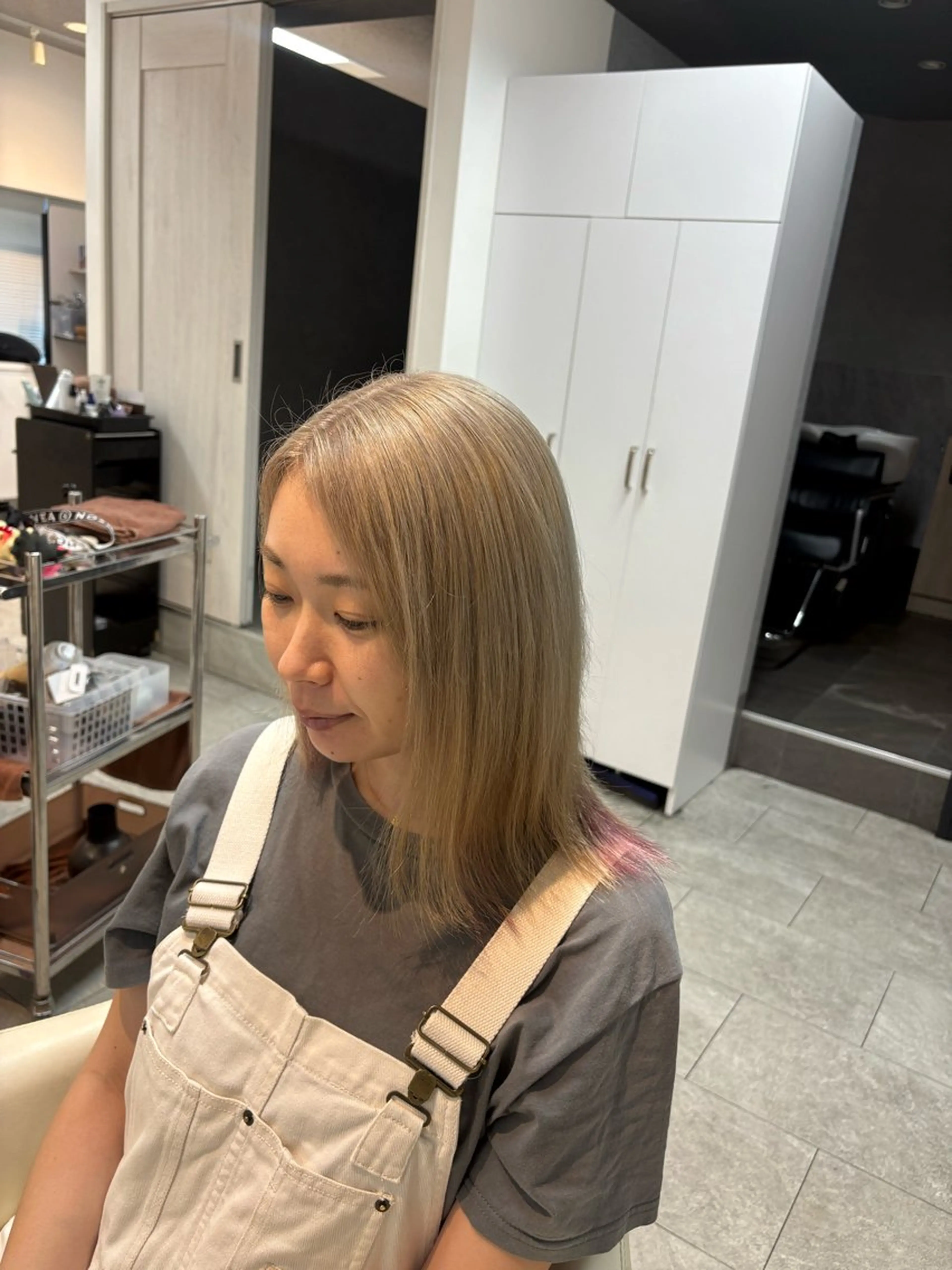 ミディアム neaf 六本木店所属・六本木🩷ハイライト 望月彩音のヘアスタイル