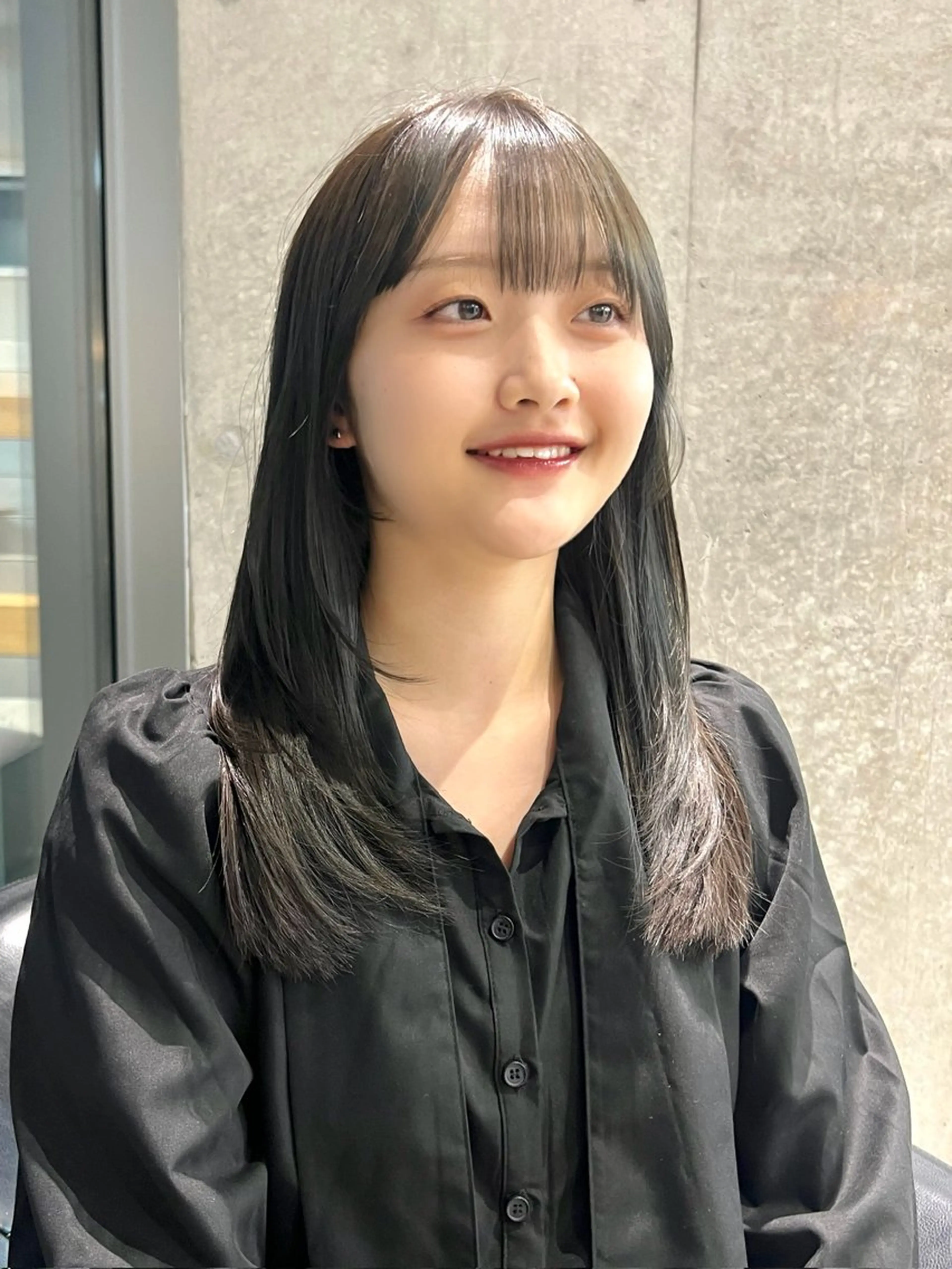 セミロング カット ヘアカラー トリートメント 秋野 花衣のヘアスタイル