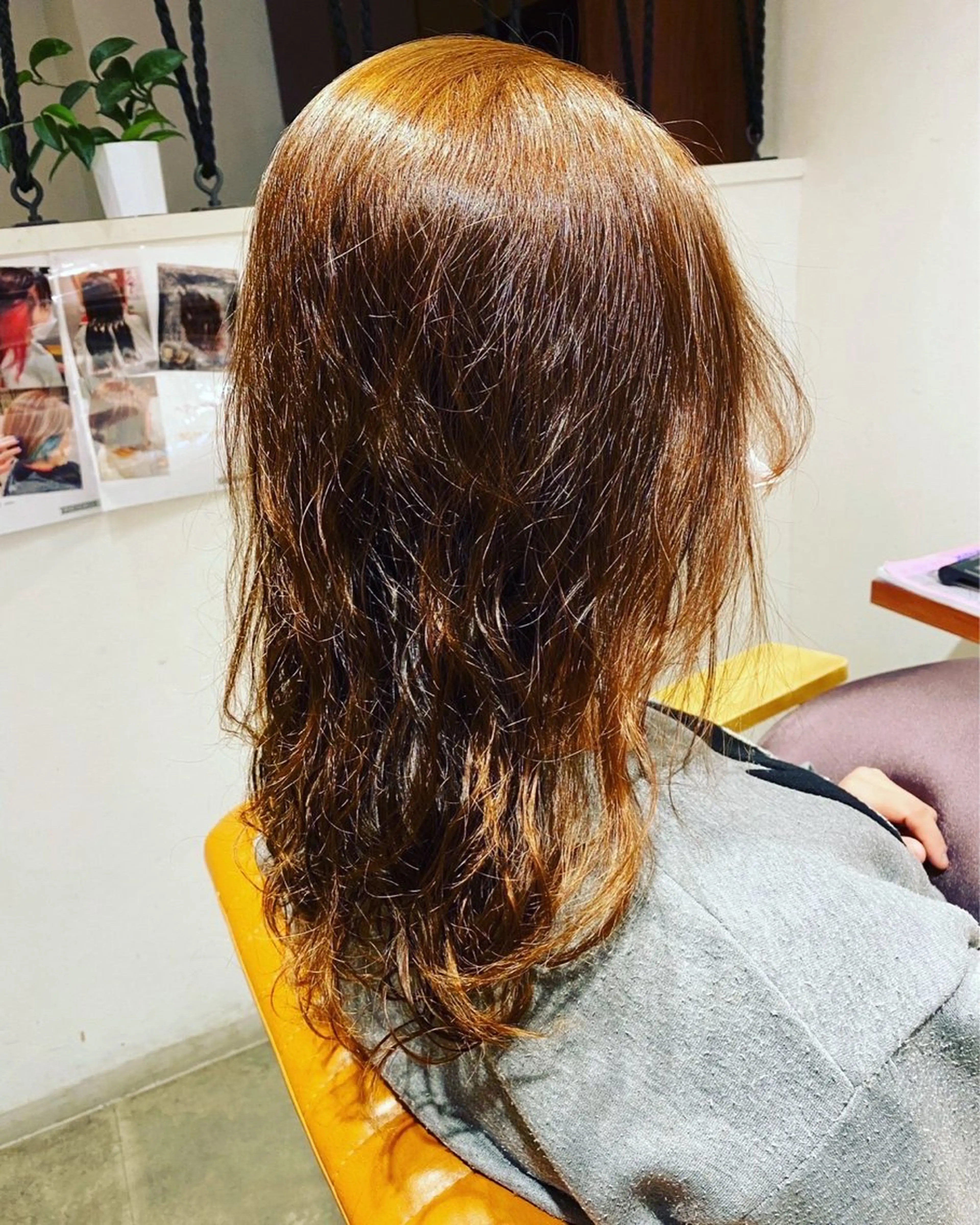 ロング カット パーマ ブルー所属・岩野 有紗のヘアスタイル