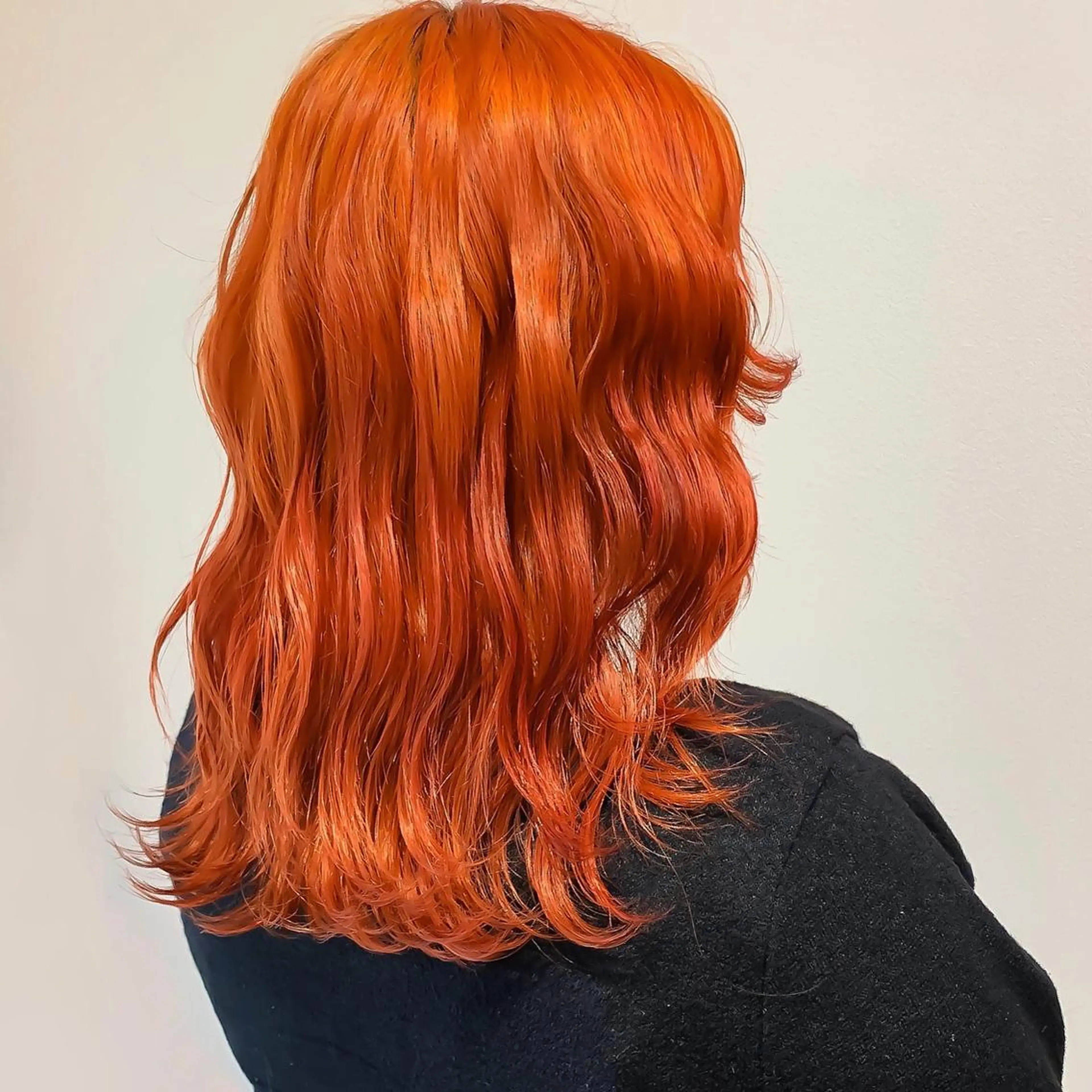 セミロング カラー ブリーチ オレンジ カット ヘアカラー トリートメント ﾖｼﾅｶﾞﾏﾕ🦕 透明感カラーのヘアスタイル