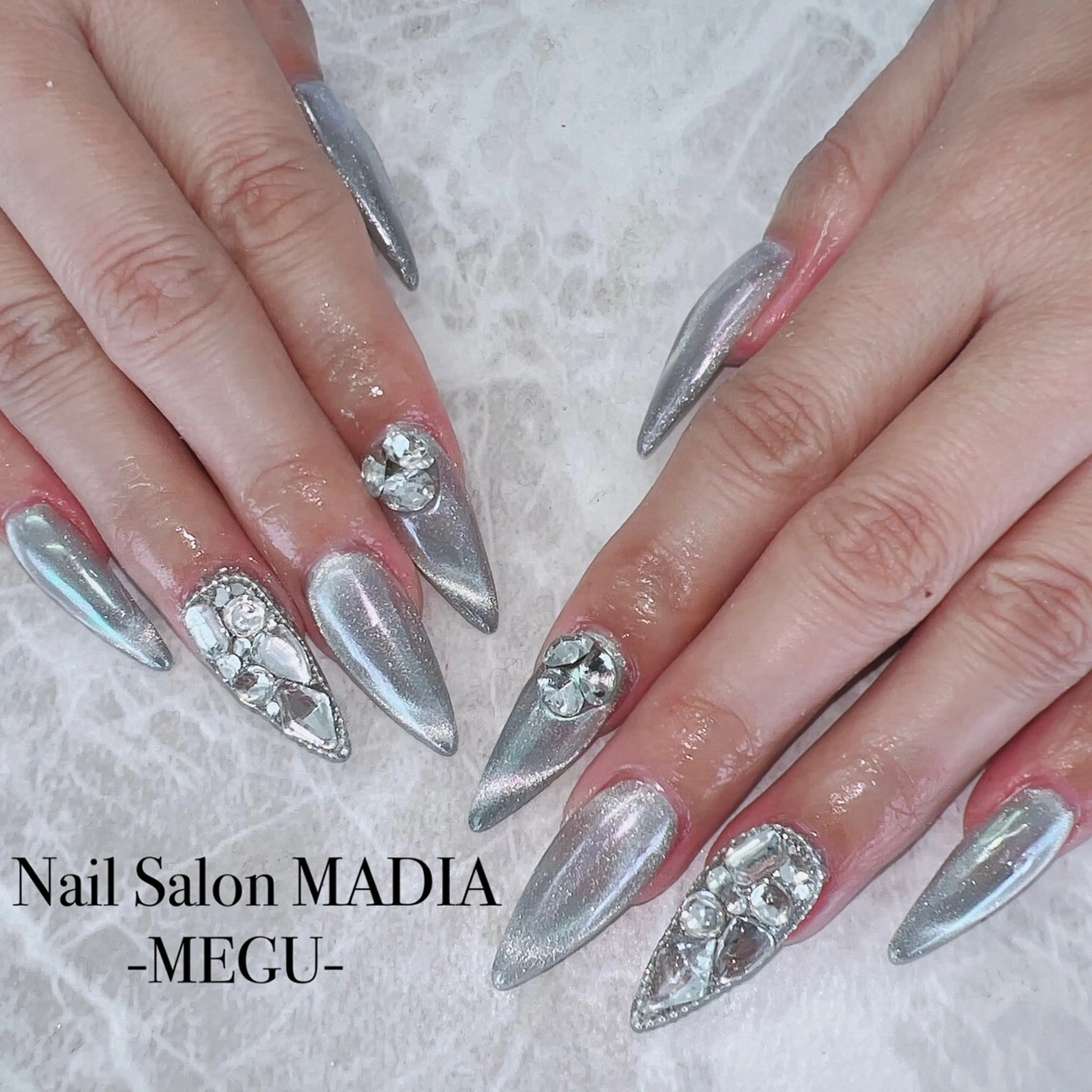 ネイル MADIA藤沢所属・MADIA MEGUのネイルデザイン