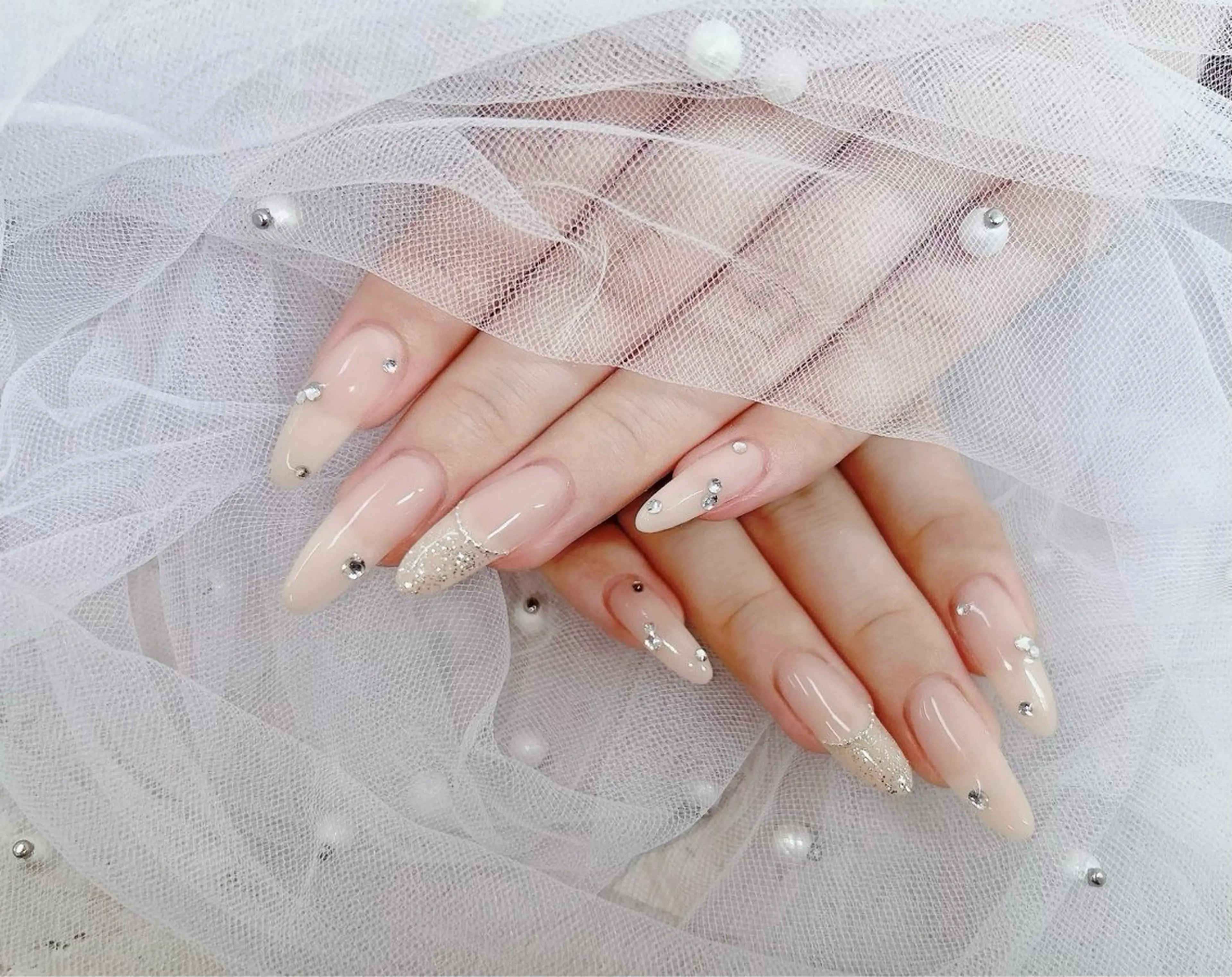 ネイル ハンドネイル ᴿᴬᴺᴼᴺ 🤍 𝐴𝑌𝐴𝐾𝐴のネイルデザイン