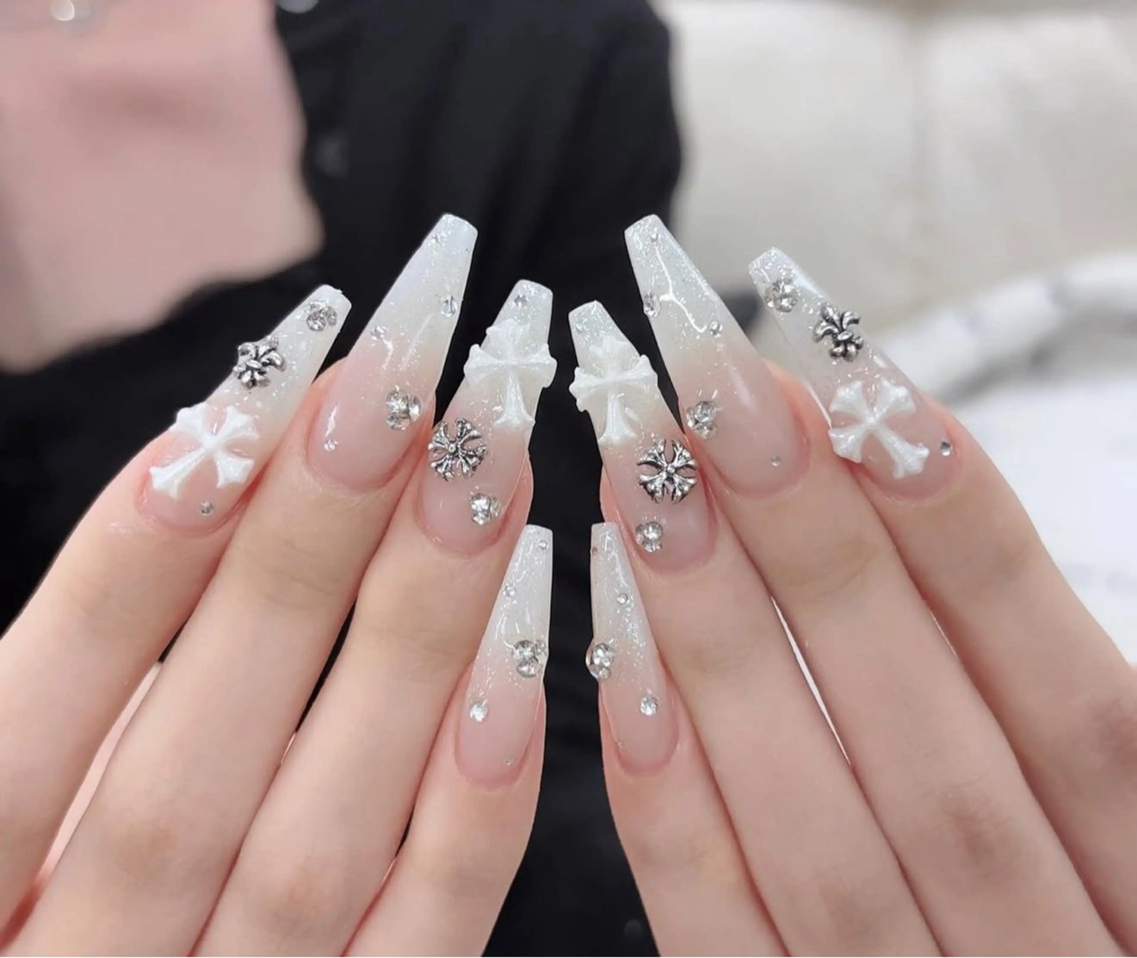 ネイル アートネイル ジェルネイル グラデーション マグネットネイル ニュアンスネイル ハンドネイル Ryu Nail Studio所属・Ryu Nail 新大久保のネイルデザイン