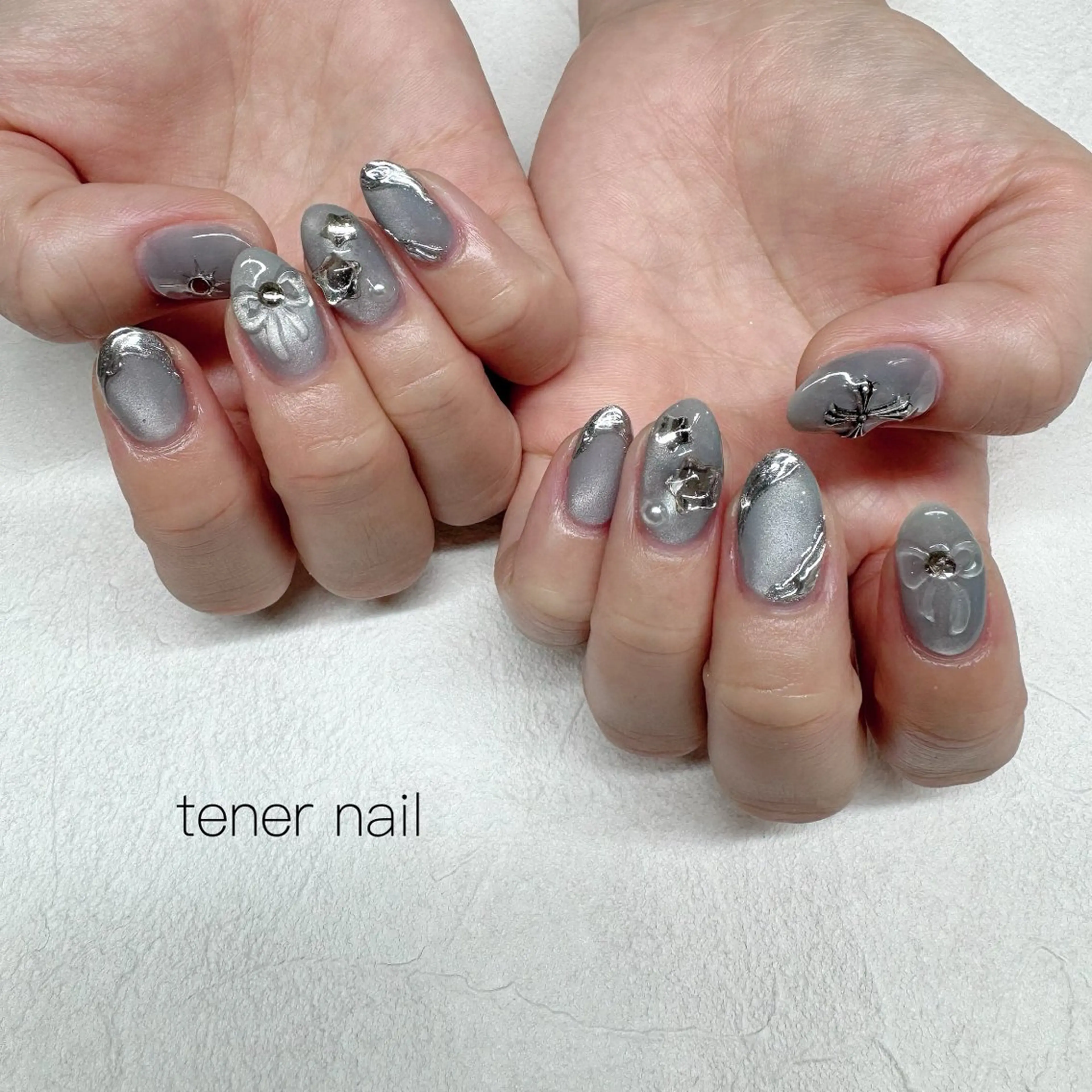 ネイル アートネイル ミラーネイル シルバー ハンドネイル tener  nail  テネルネイル所属・テネルネイル tener nailのネイルデザイン