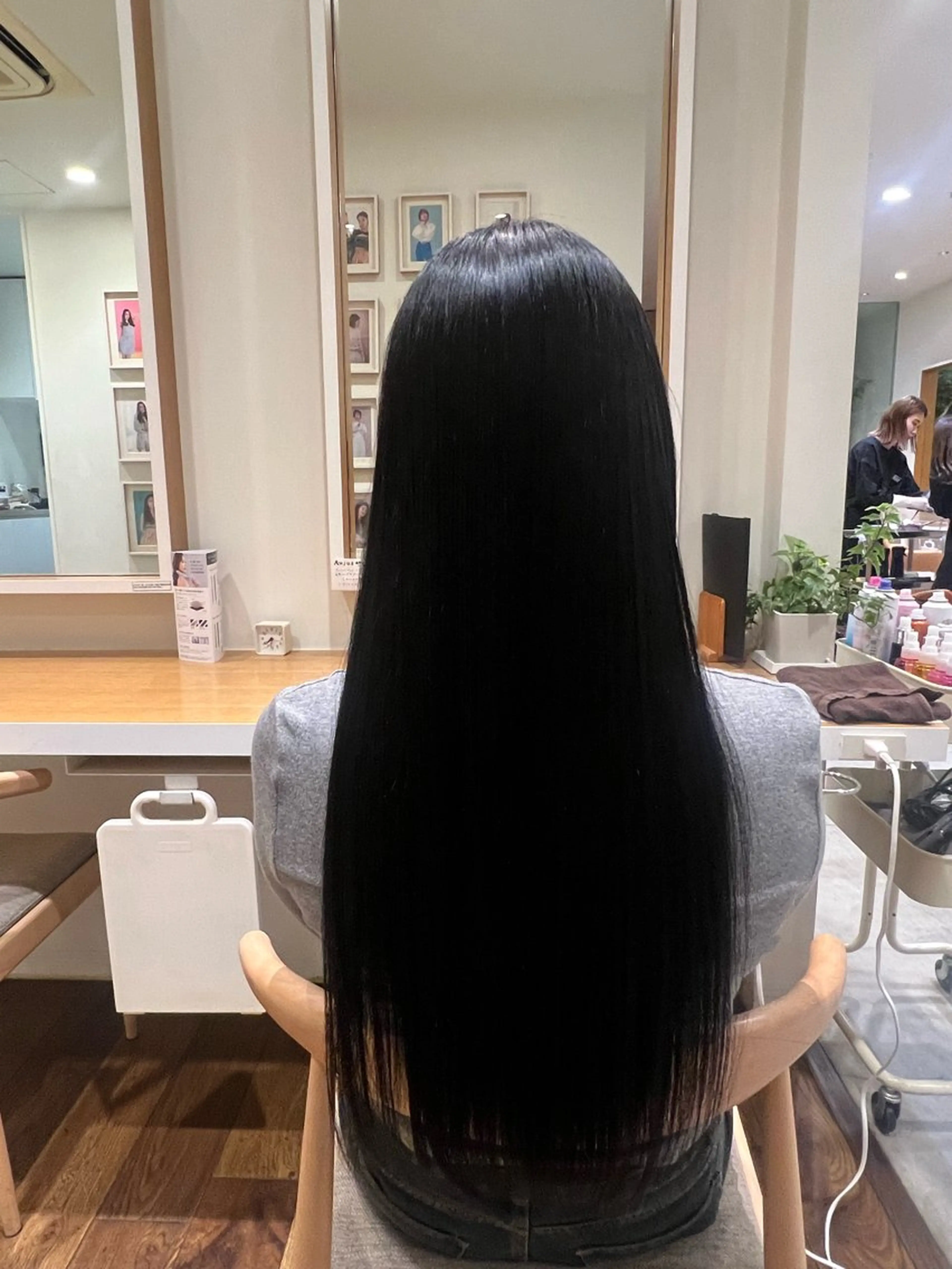 ロング カラー 黒髪 ブリーチ ブルーカラー ブルーブラック ロング hairdo千葉店 カワサキ　マナのヘアスタイル