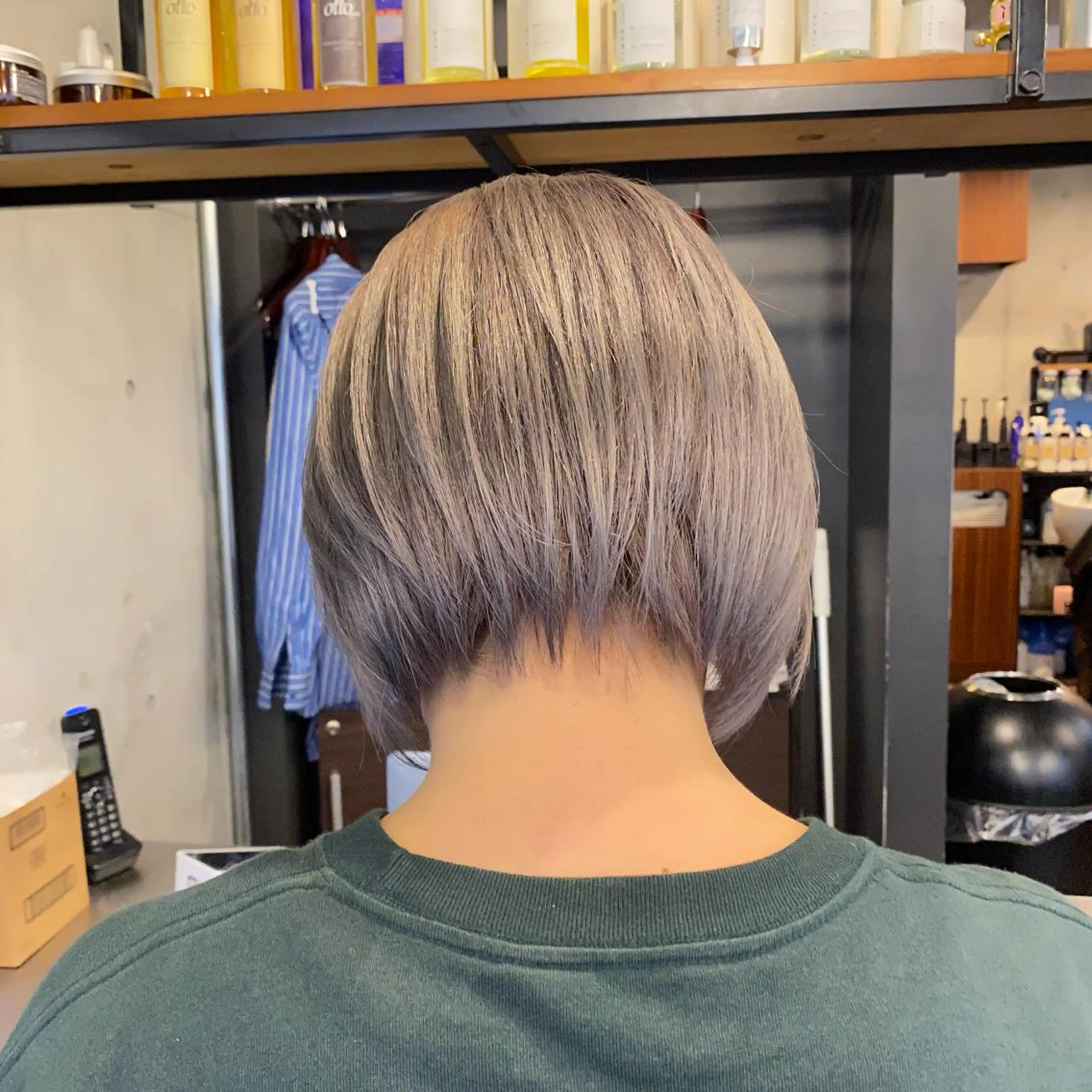 ショート カラー 艶髪ブリーチ 永井竜也のヘアスタイル
