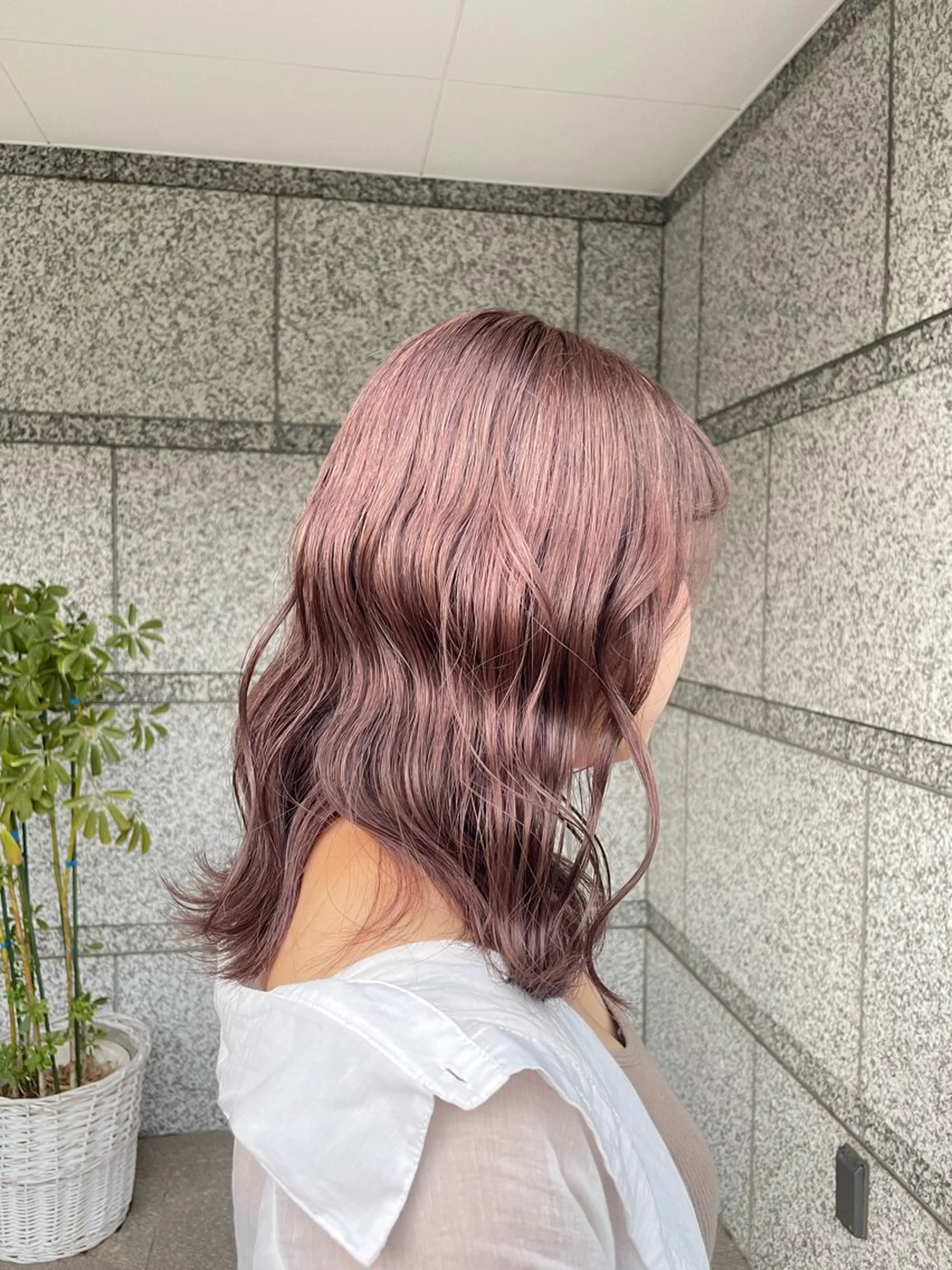 ミディアム カラー ブラウンカラー イルミナカラー ピンクカラー ピンクブラウン ハイトーン/アレンジ 🎀アオイ🎀のヘアスタイル