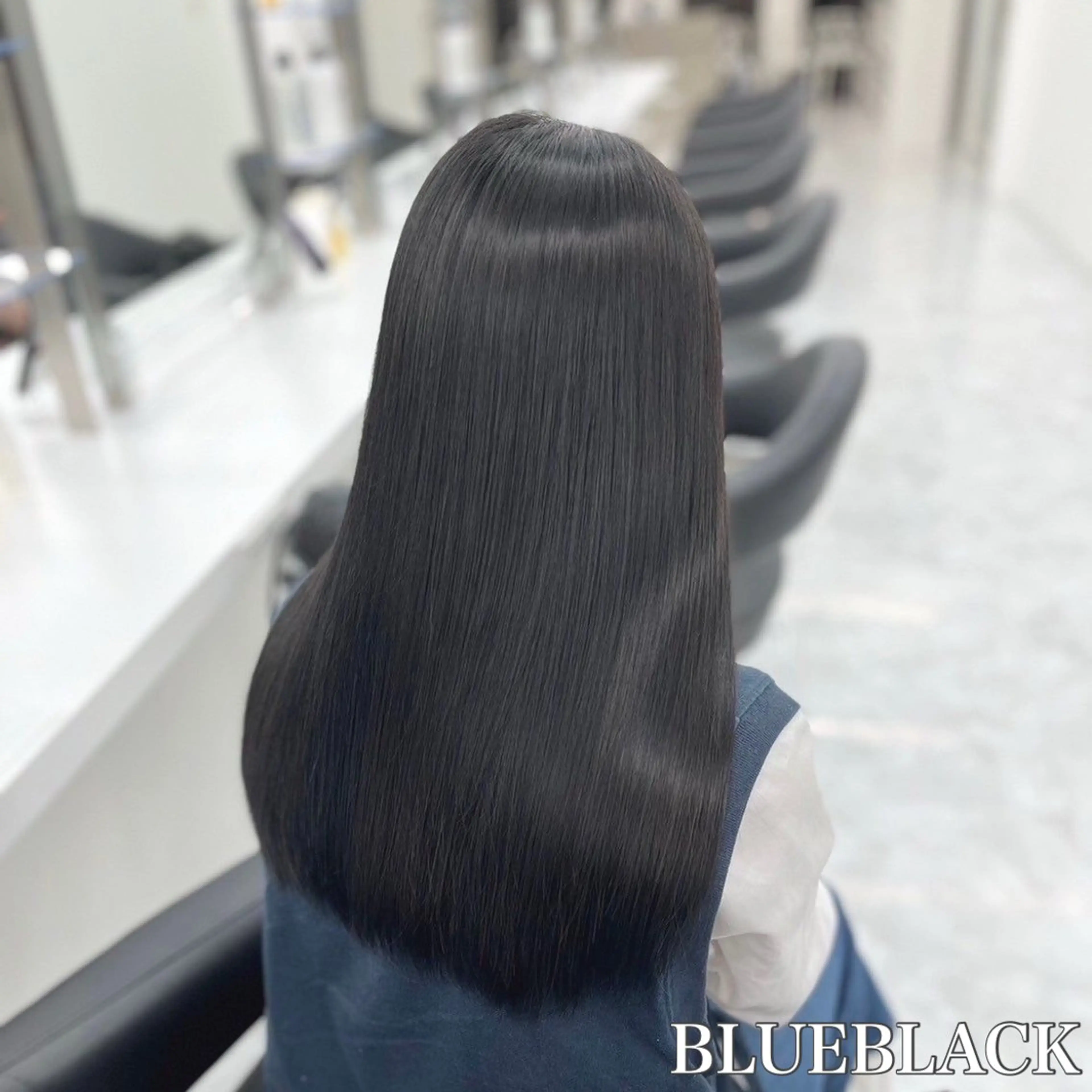 セミロング カラー ヘアカラー トリートメント 🩵ダメージレス艶感 ハイトーン🩷のヘアスタイル