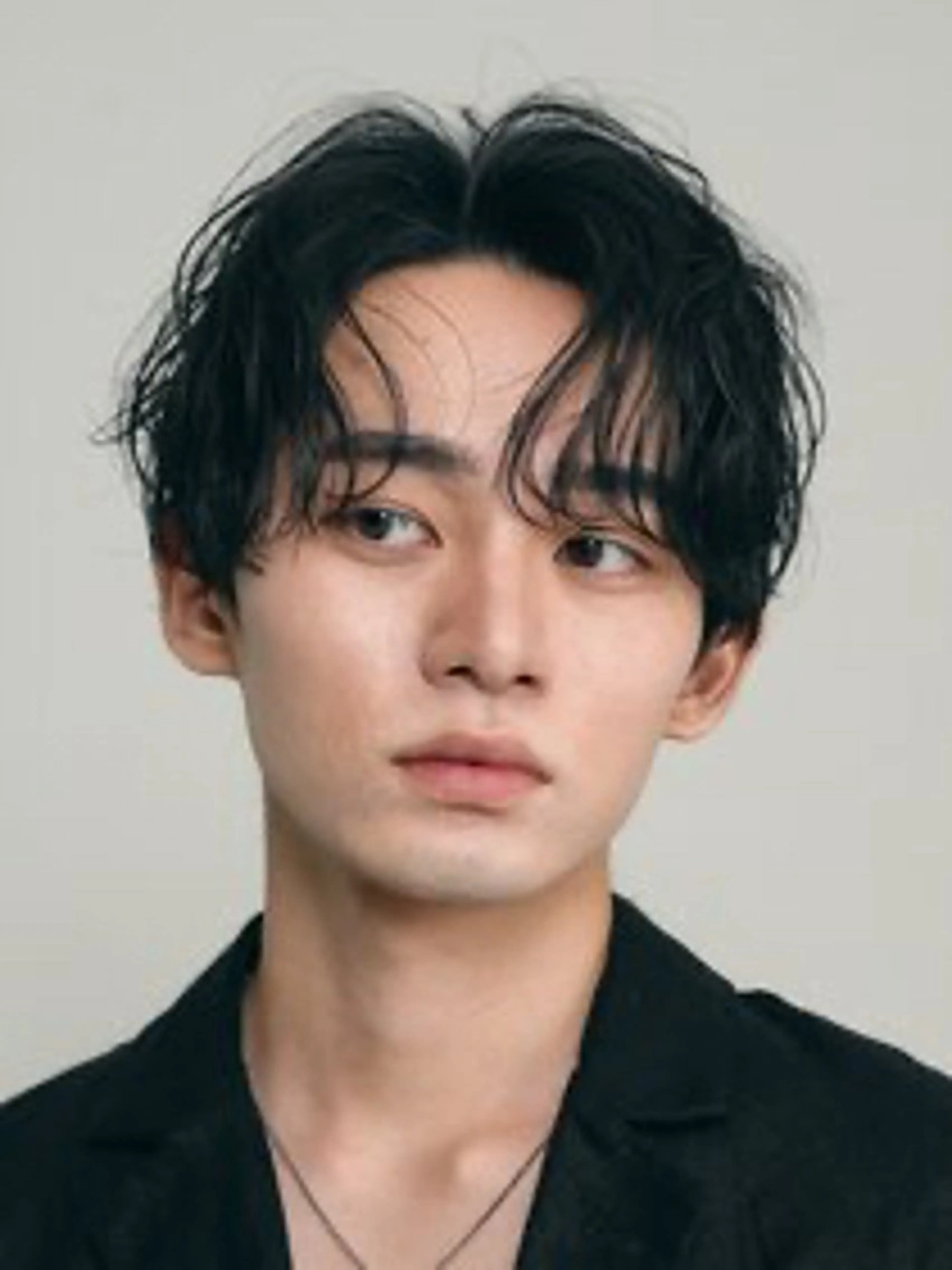 ミディアム パーマ メンズ ミディアムパーマ メンズパーマ スパイラルパーマ カット パーマ fifth 渡部竜馬のヘアスタイル