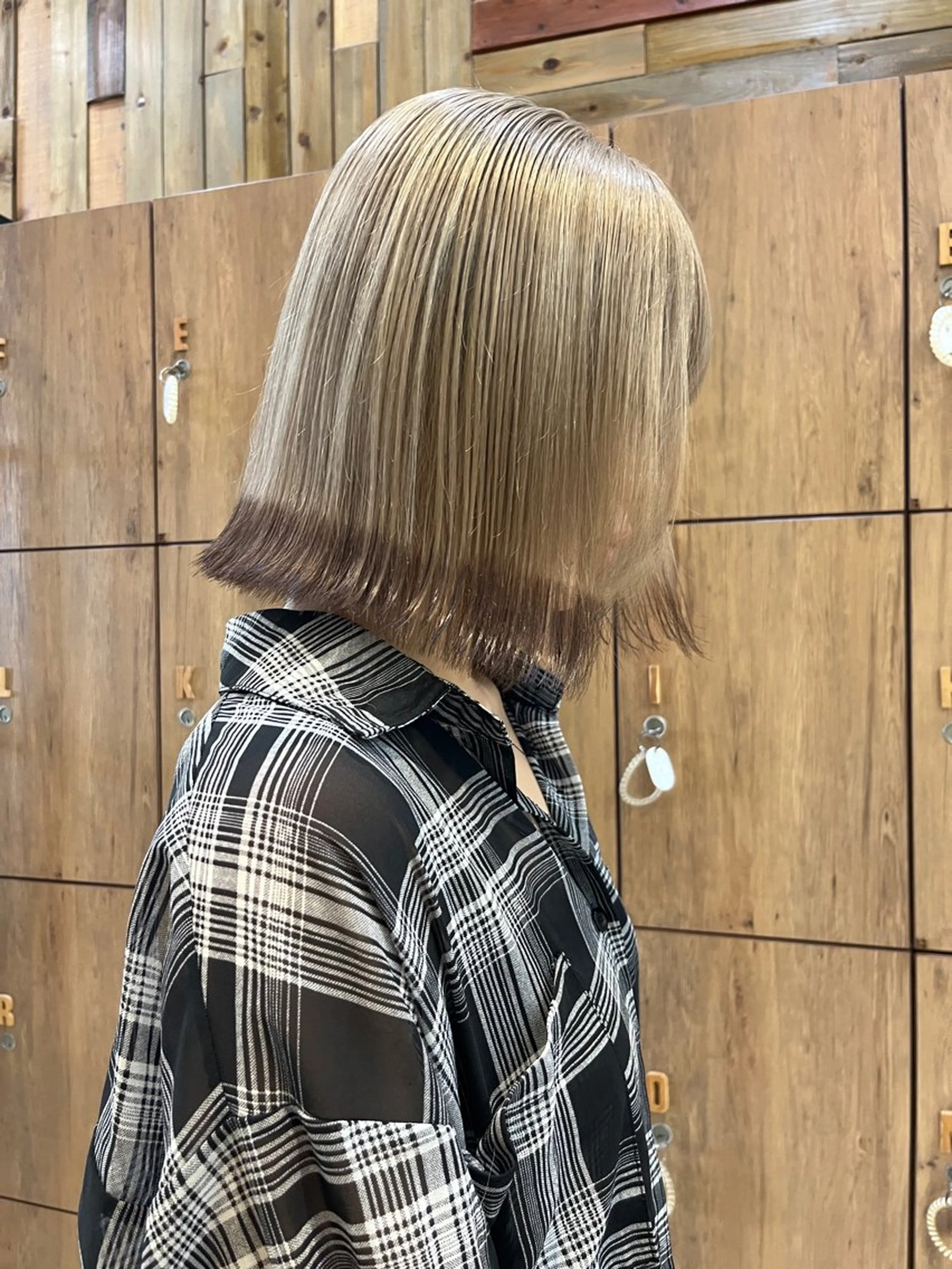 ショート カラー 切りっぱなしボブ ベージュカラー ブリーチ ダブルカラー ミルクティーベージュ ヘアカラー 黒田瀬奈/ボブ まろやかベージュのその他イメージ