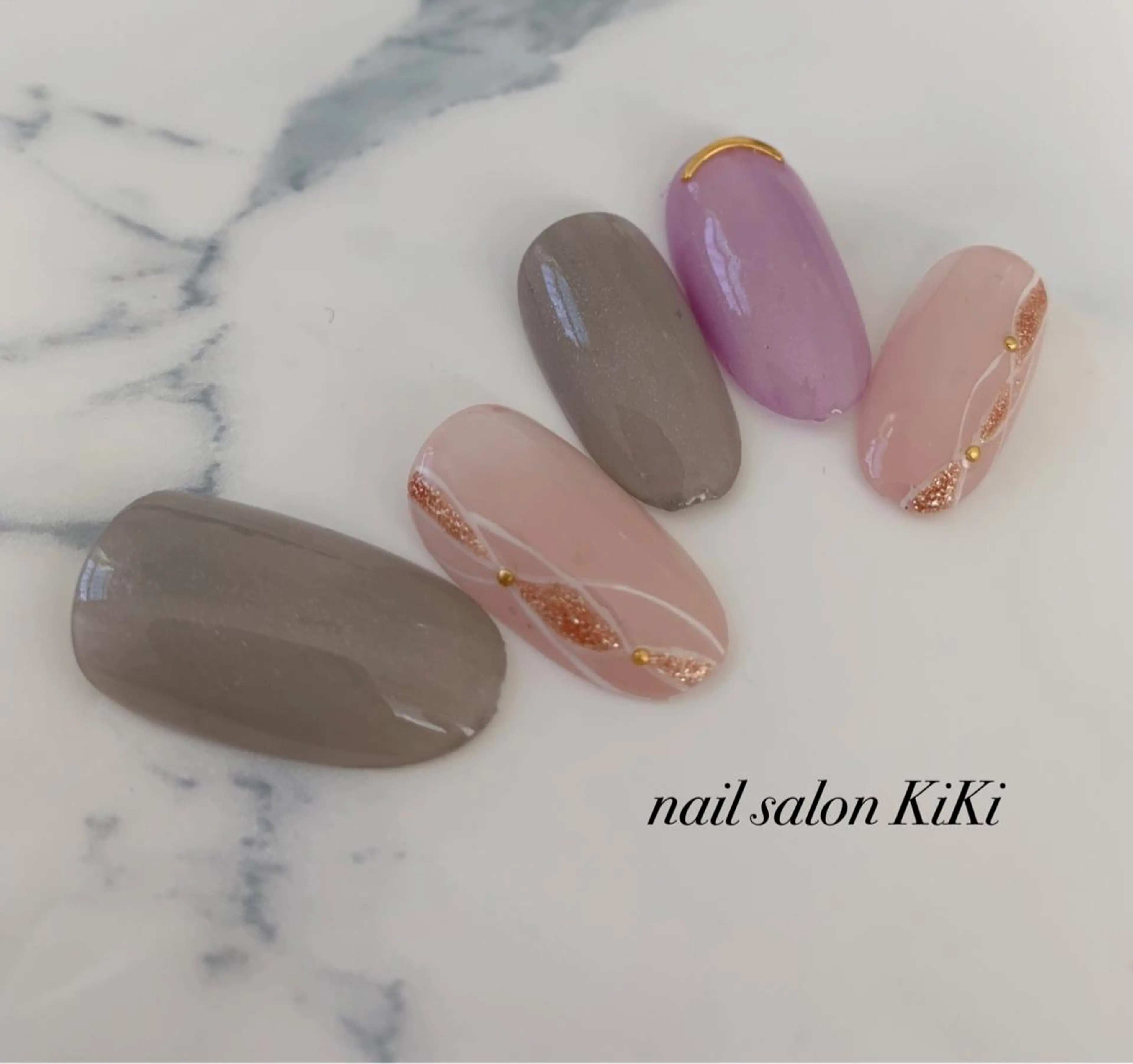 ネイル ゴールド K. KiKiのネイルデザイン