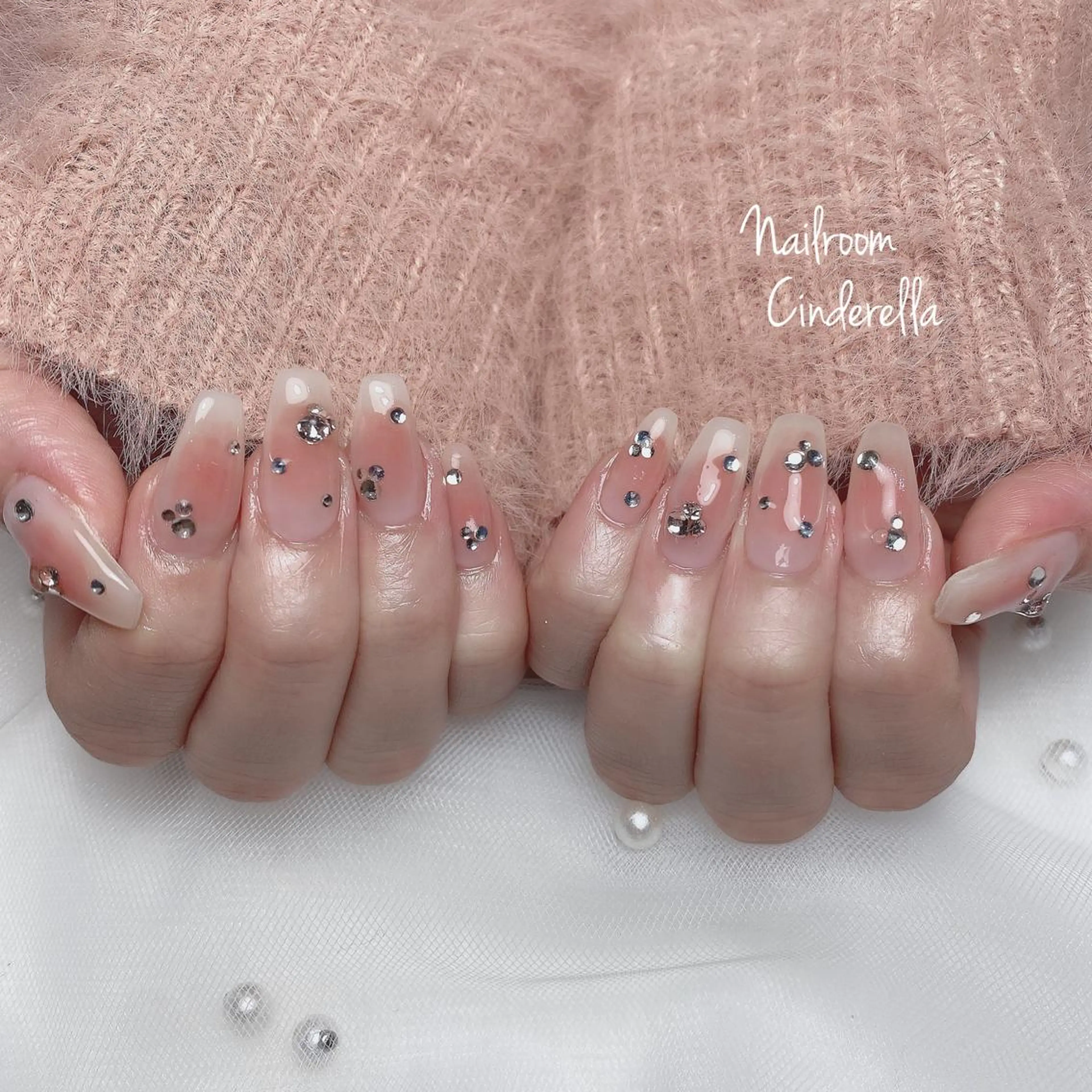ネイル チークネイル Nailroom. Cinderellaのネイルデザイン