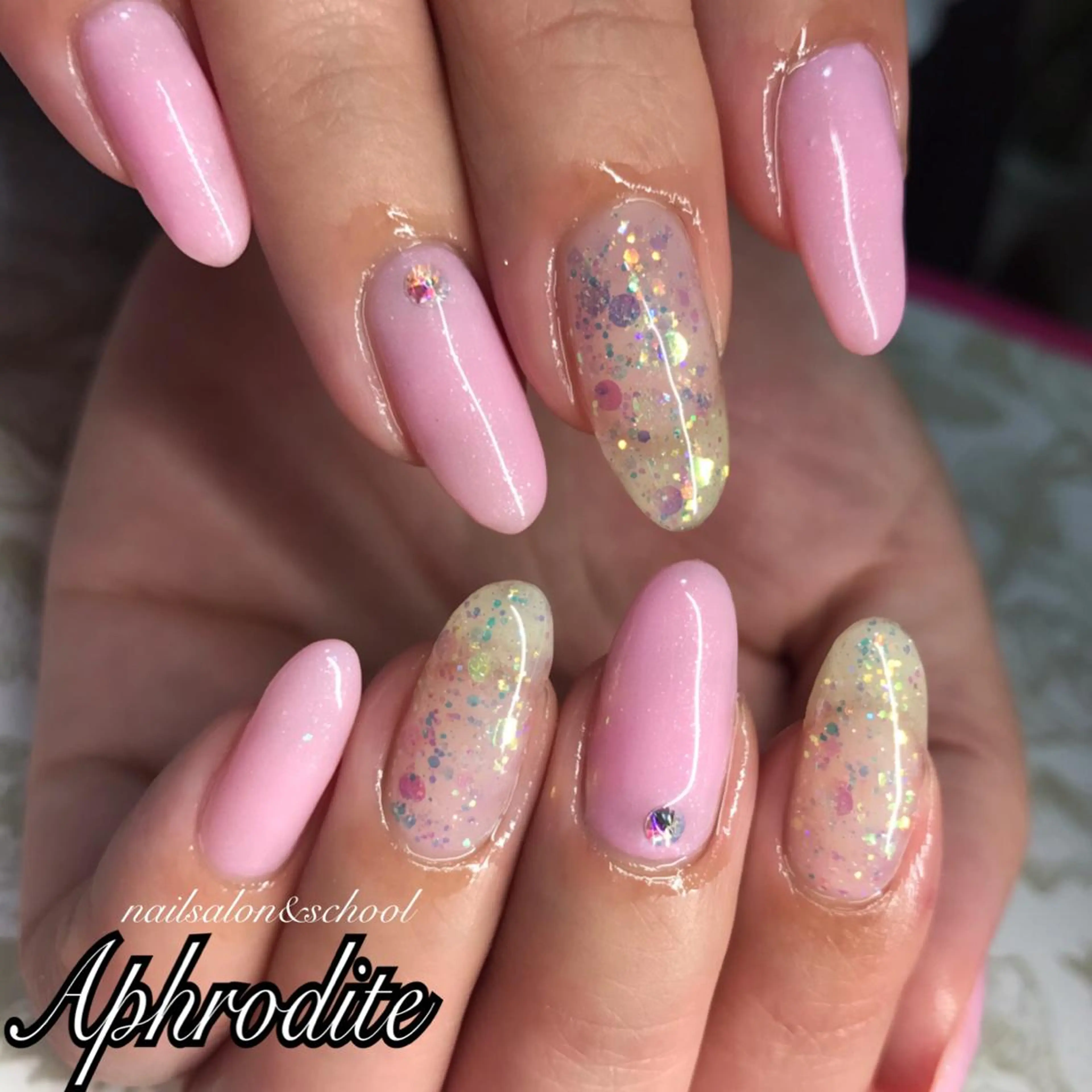 ネイル ジェルネイル シンプルネイル APHRODITE Nagisaのネイルデザイン