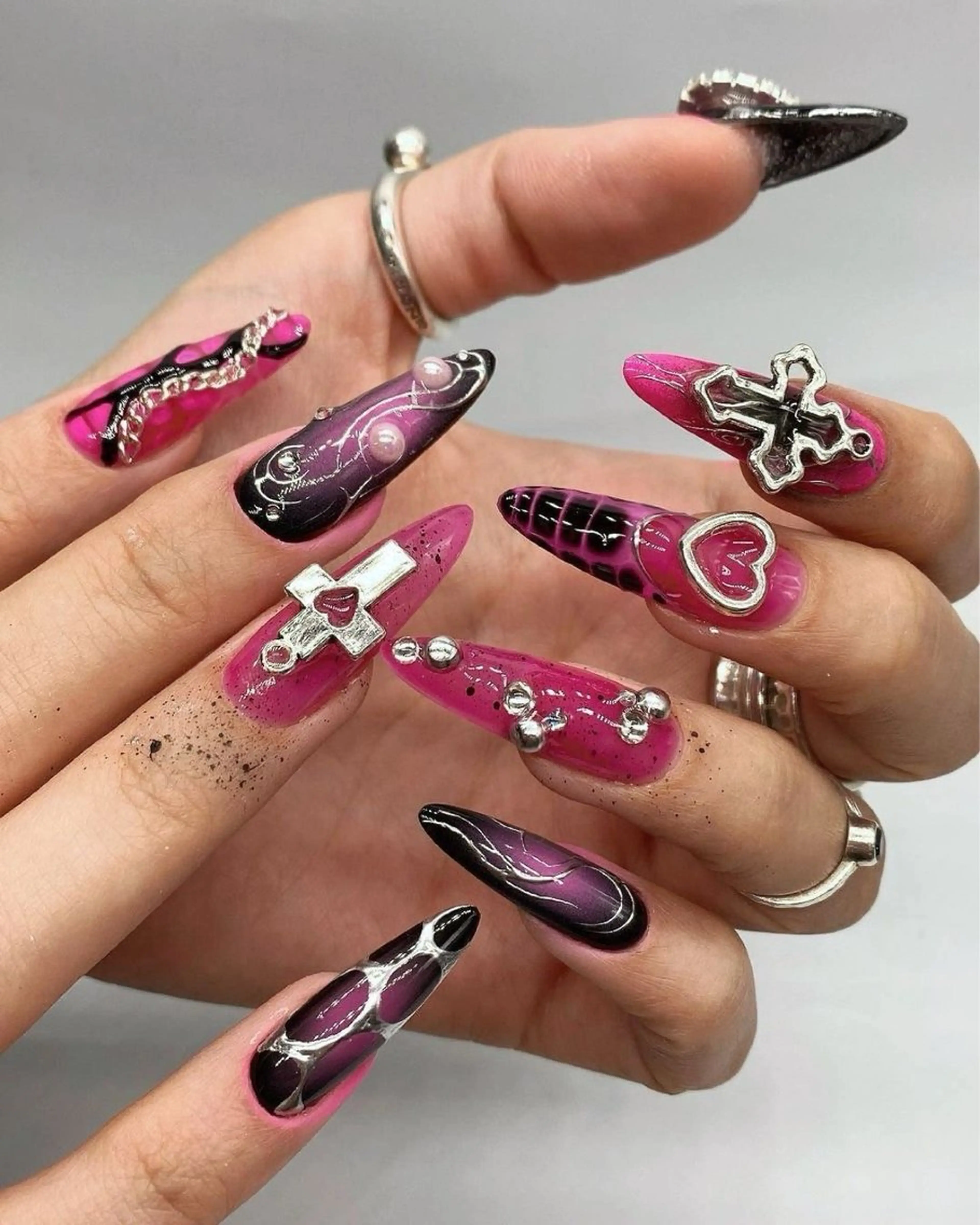 ネイル アートネイル ハロウィン キラキラネイル シンプルネイル ハンドネイル ハンドケア Panda chan Novaのネイルデザイン