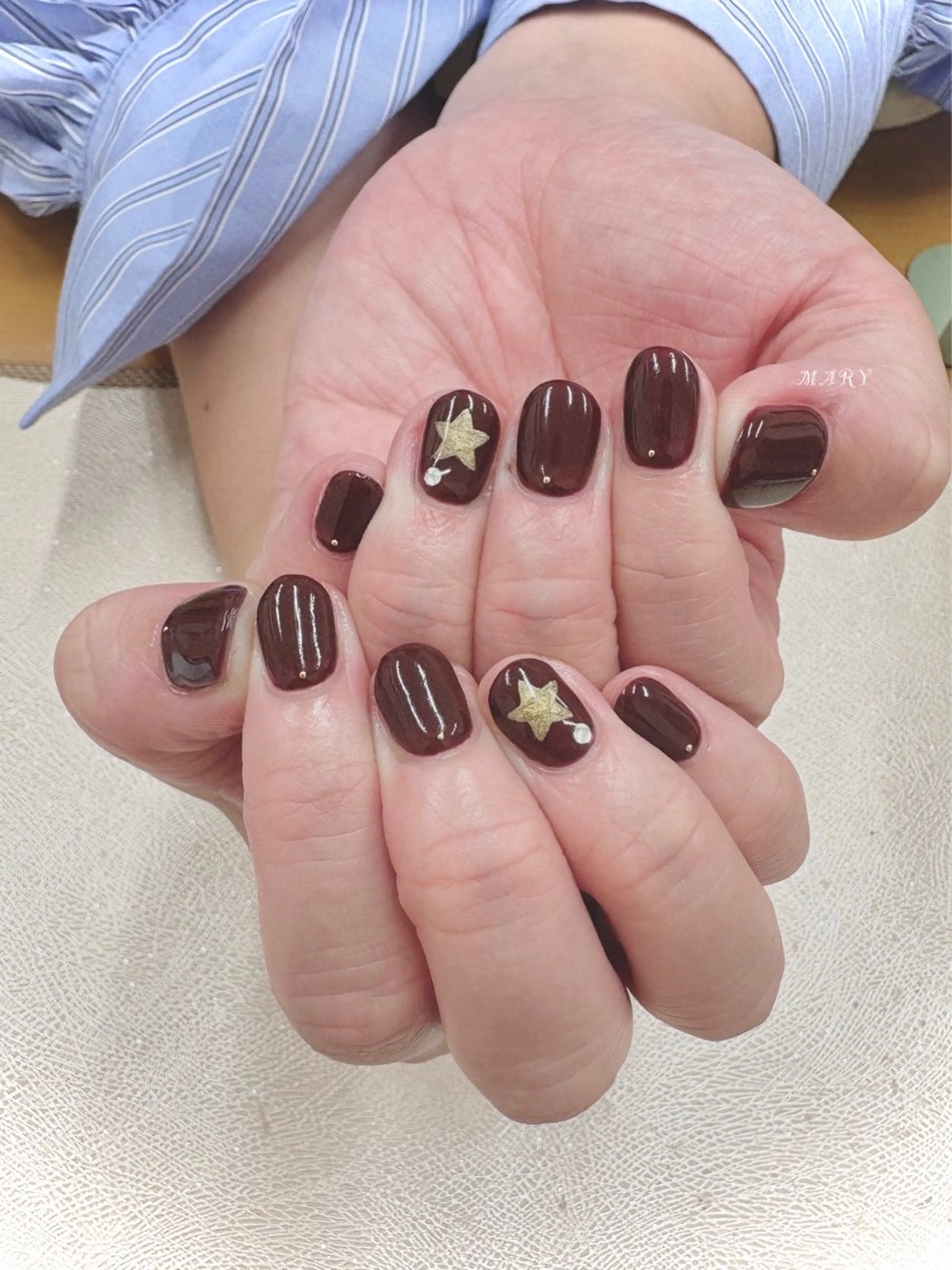 ネイル アートネイル ボルドー ニュアンスネイル ワンカラーネイル ハンドネイル Mary nail所属・Mary nail .narumiのネイルデザイン