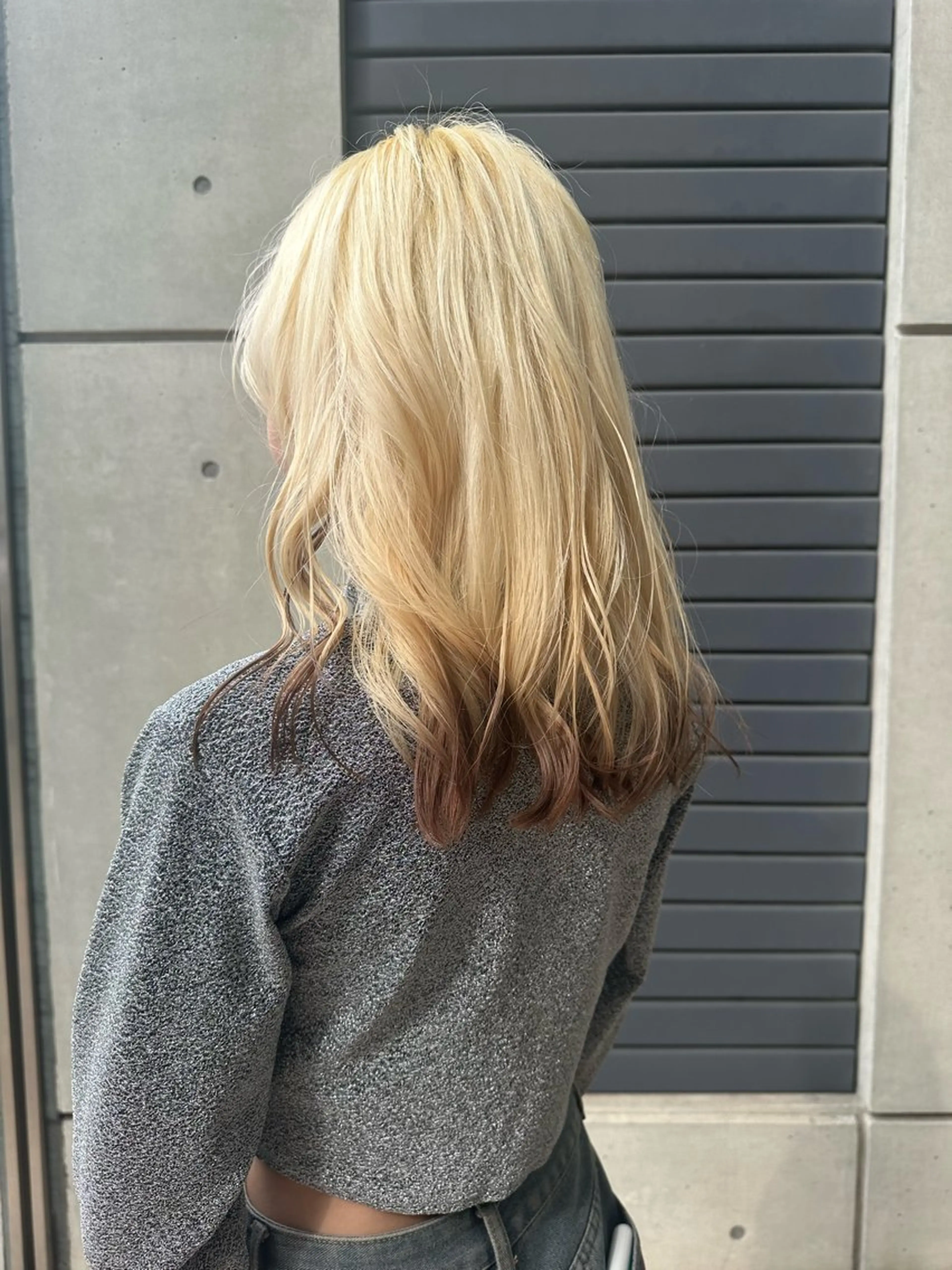 ミディアム ヘアカラー ✨艶ブリーチカラー✨ 酸性ストレート光太郎のヘアスタイル