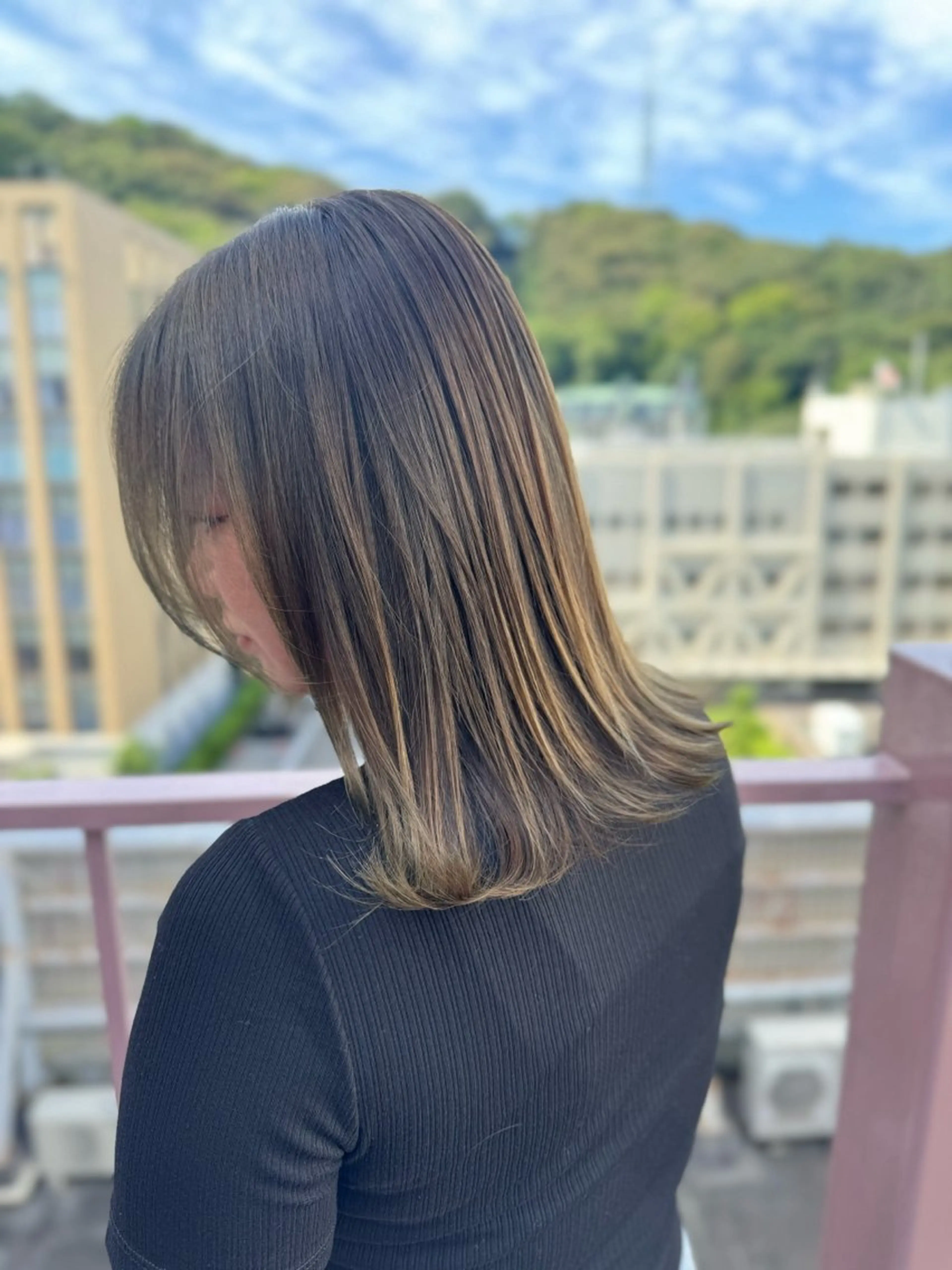 ミディアム カラー グレージュ オリーブグレージュ オリーブグレー カット ヘアカラー トリートメント Viage （ビアージュ）のヘアスタイル