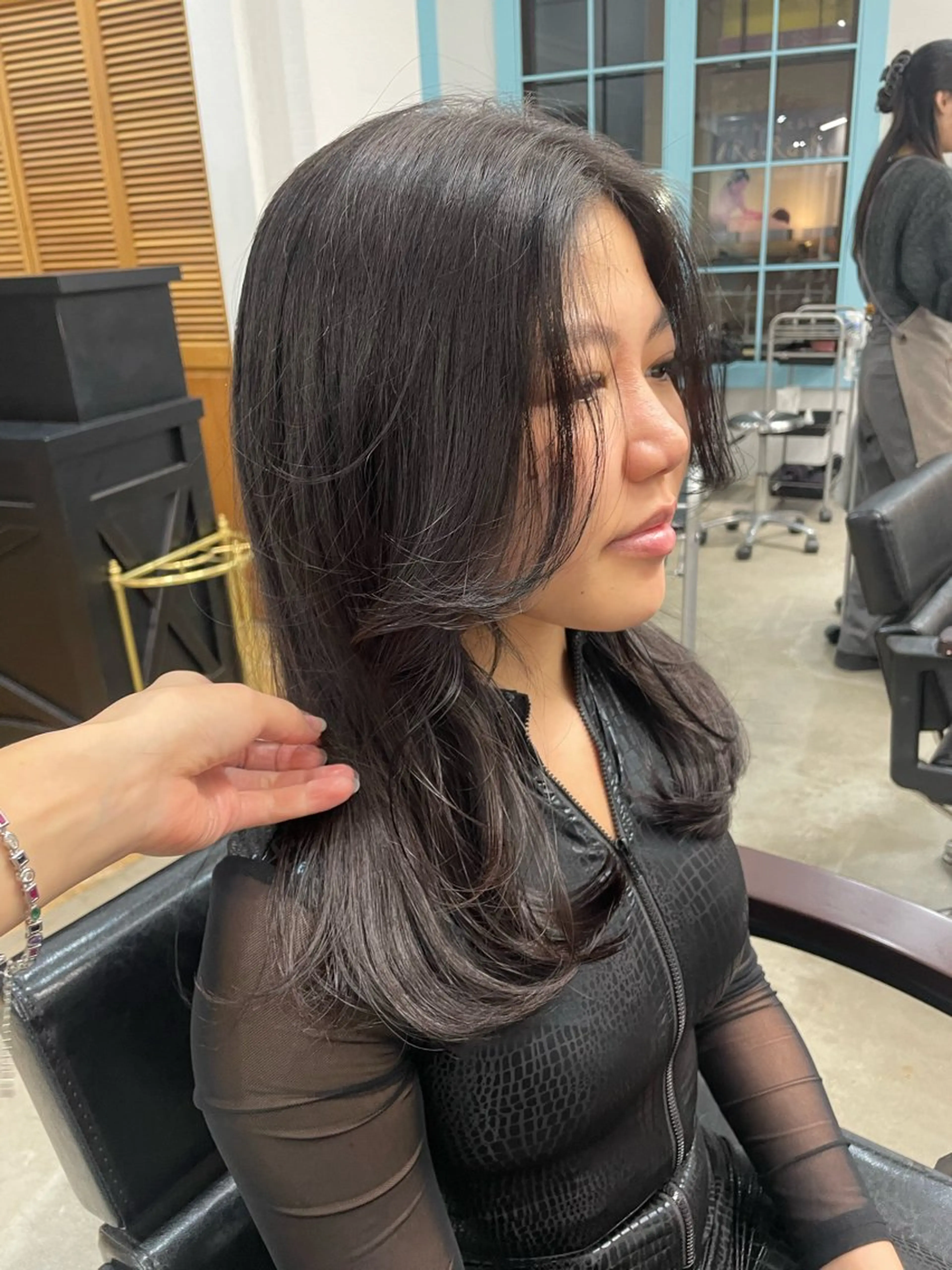 セミロング カラー RIN／韓国ヘア レイヤーカットのヘアスタイル