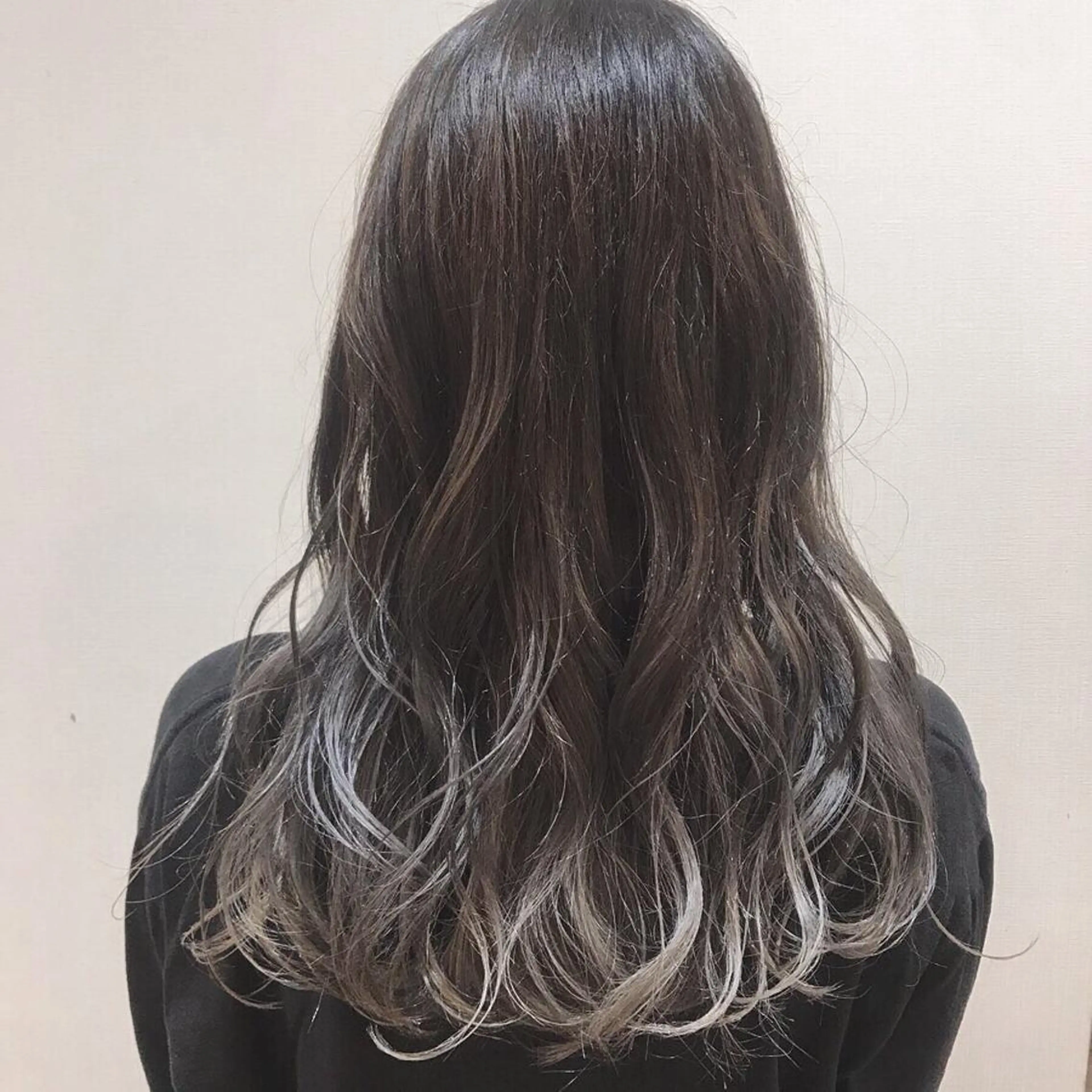 カラー シルバー サロウィン浦和所属・愛されヘア/ 暖色カラー/まいこのヘアスタイル