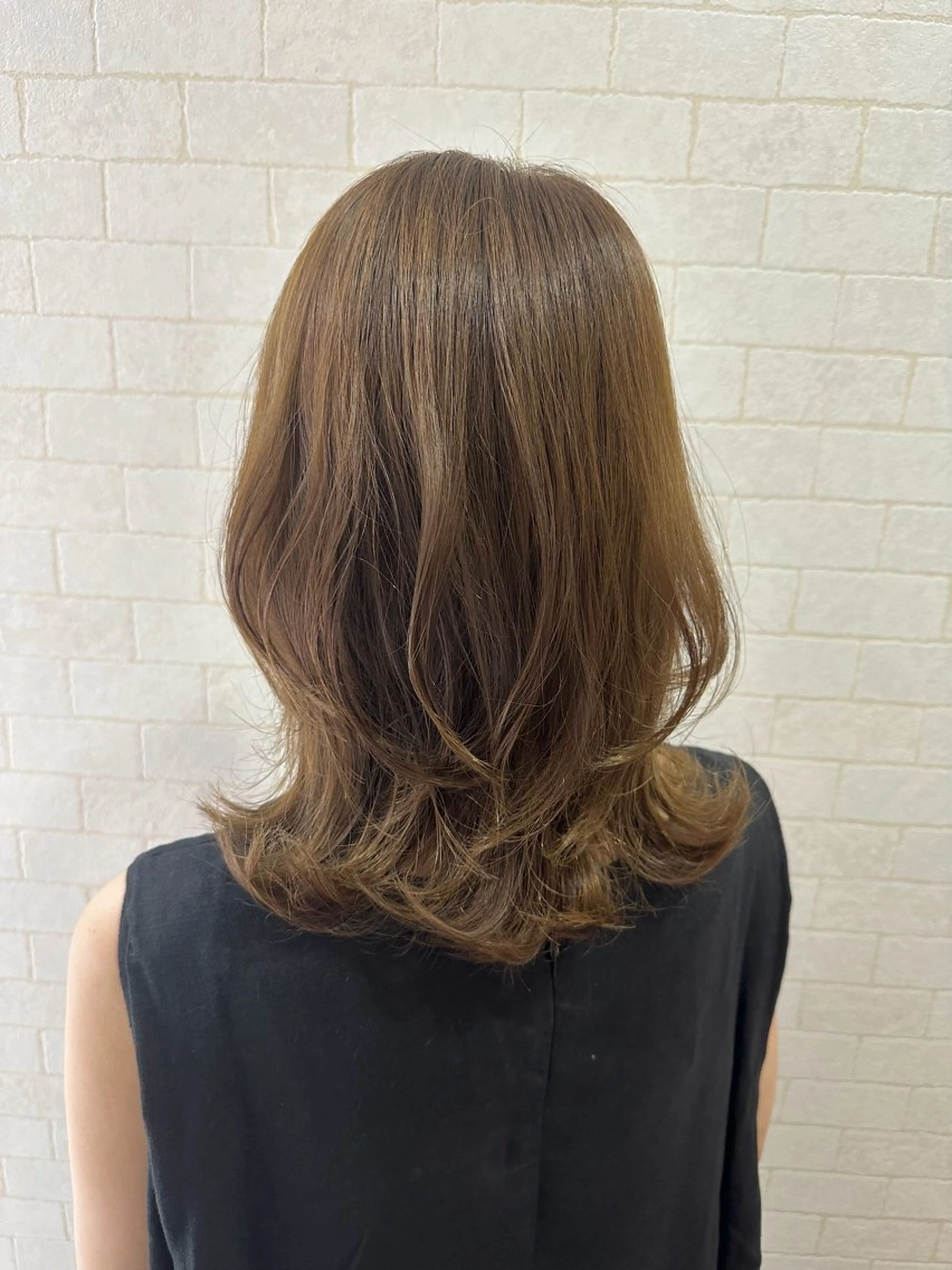ミディアム カラー ブリーチ 透明感カラー ダブルカラー ブリーチなしカラー 顔まわりレイヤー 大人レイヤー& 透明感カラー💄のヘアスタイル