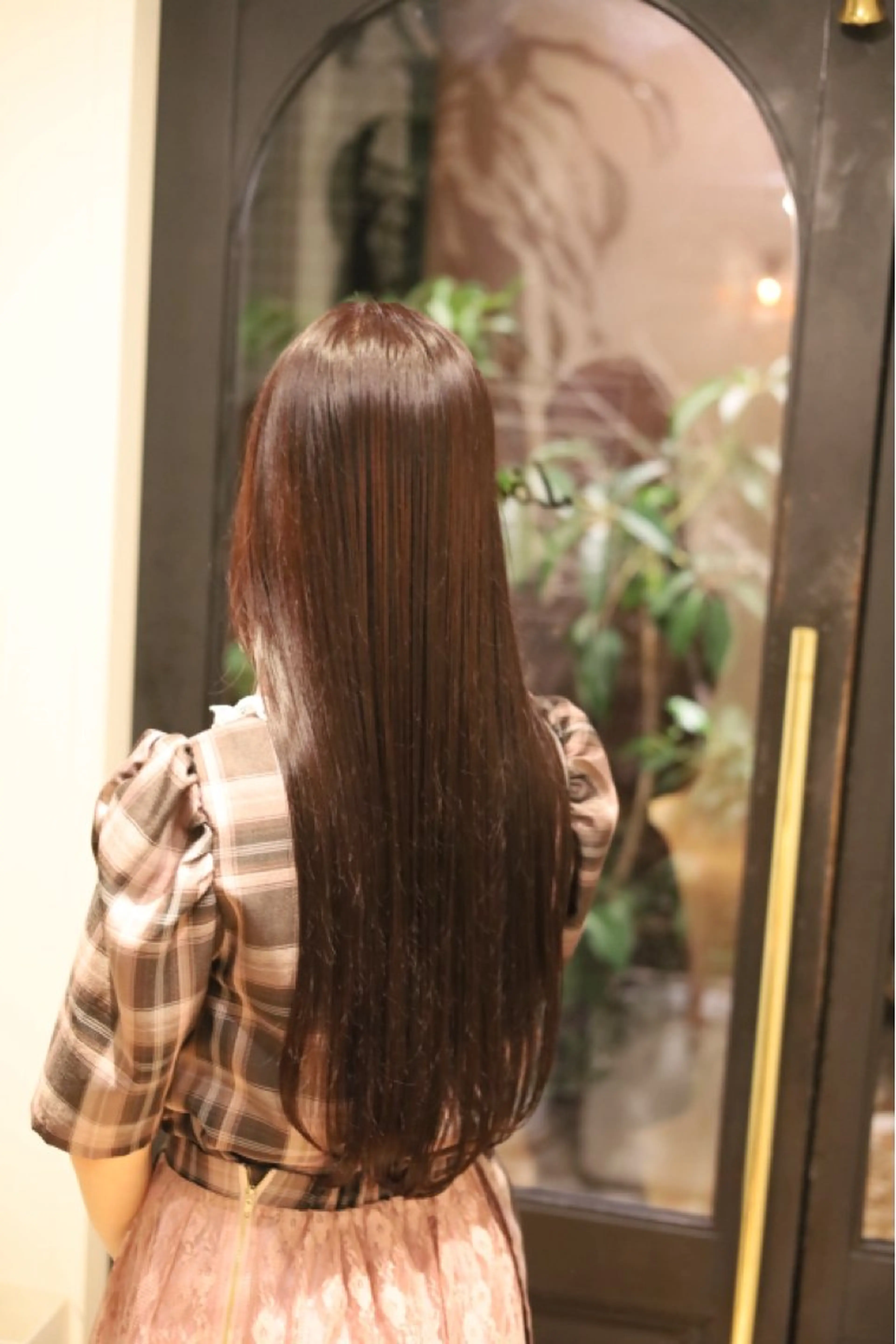 ロング カラー ブラウンカラー 透明感カラー ピンクカラー ピンクブラウン ヘアカラー ローネス銀座店所属・森山 陽菜のヘアスタイル