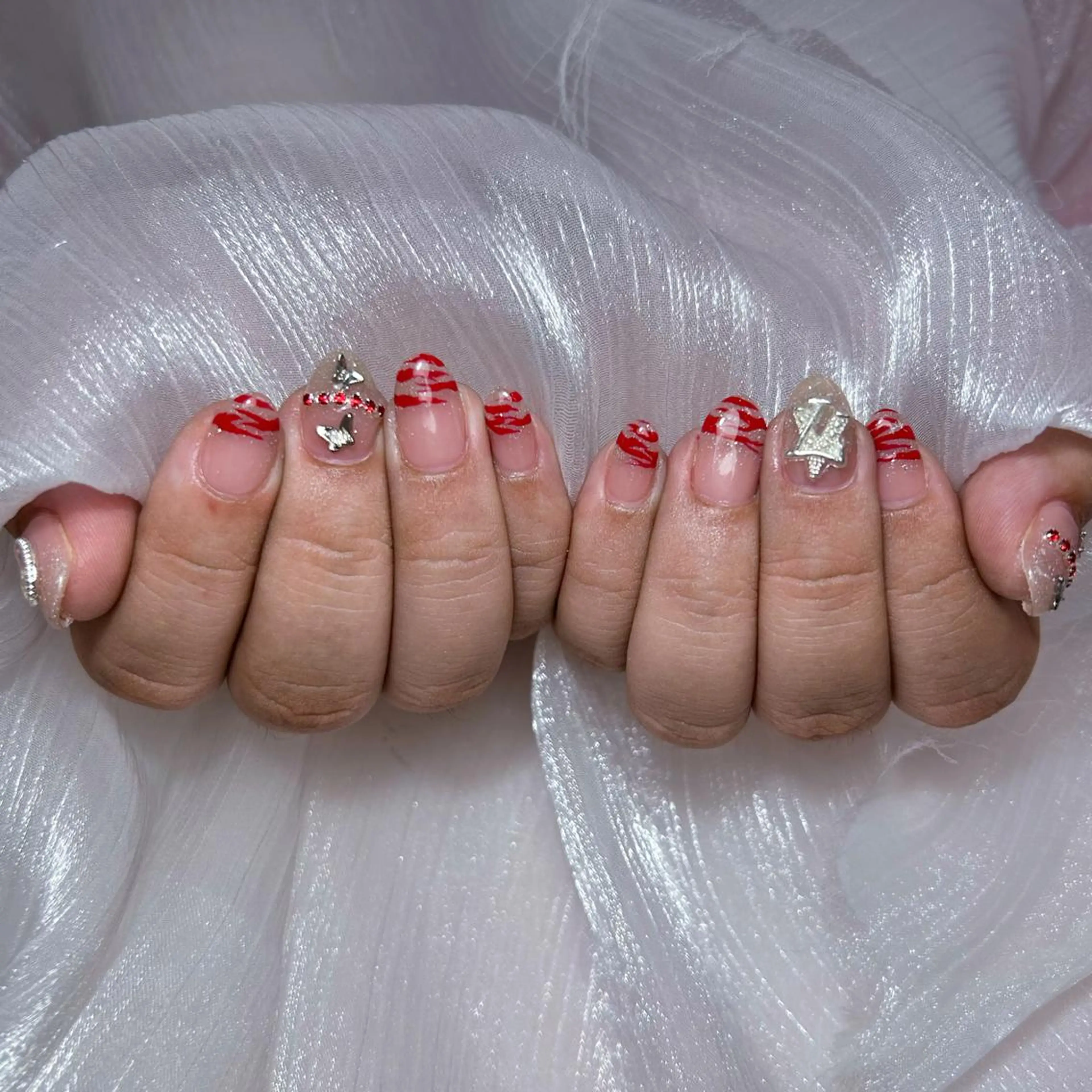 ネイル アートネイル オーロラネイル ガーリー キラキラネイル マグネットネイル ハンドネイル YOYO 💅のネイルデザイン