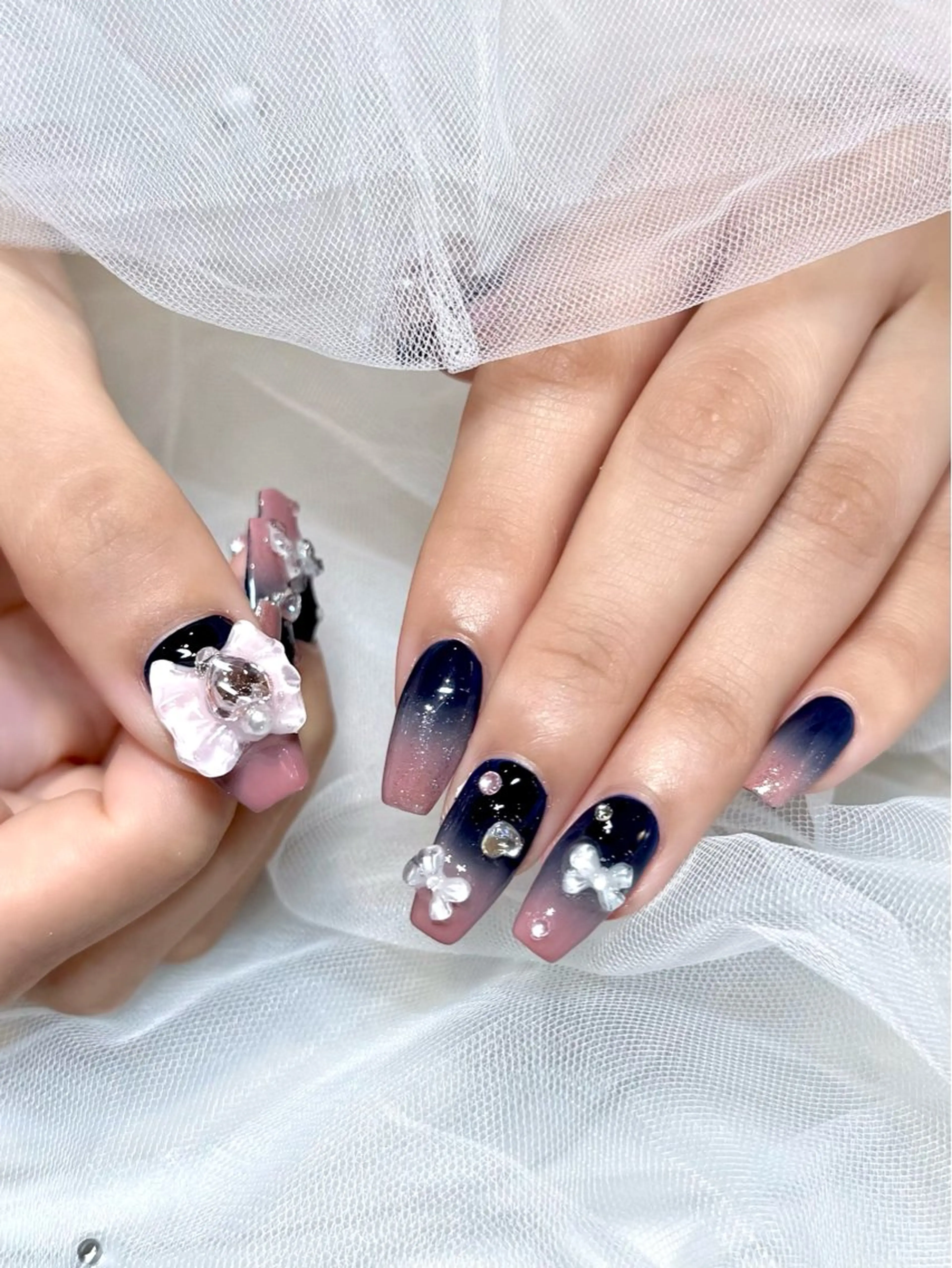 ネイル ハンドネイル éclat nail studio（She nail studio内）所属・韓国ワンホン éclat🩵飯山のネイルデザイン
