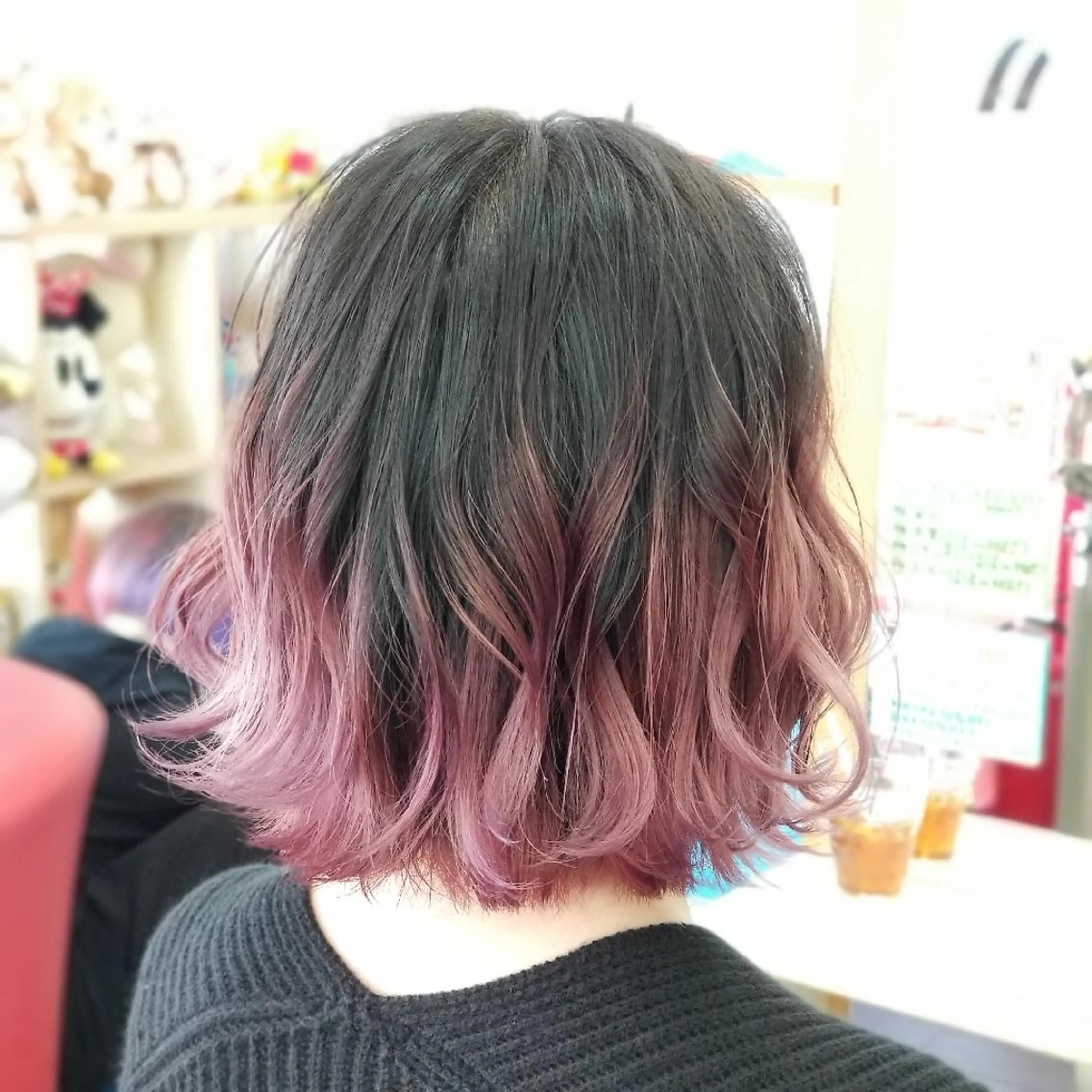 ミディアム カラー ブリーチ カシス グラデーションカラー ピンクカラー カット ヘアカラー 植田 修平/エクステ /髪質改善カラーのヘアスタイル