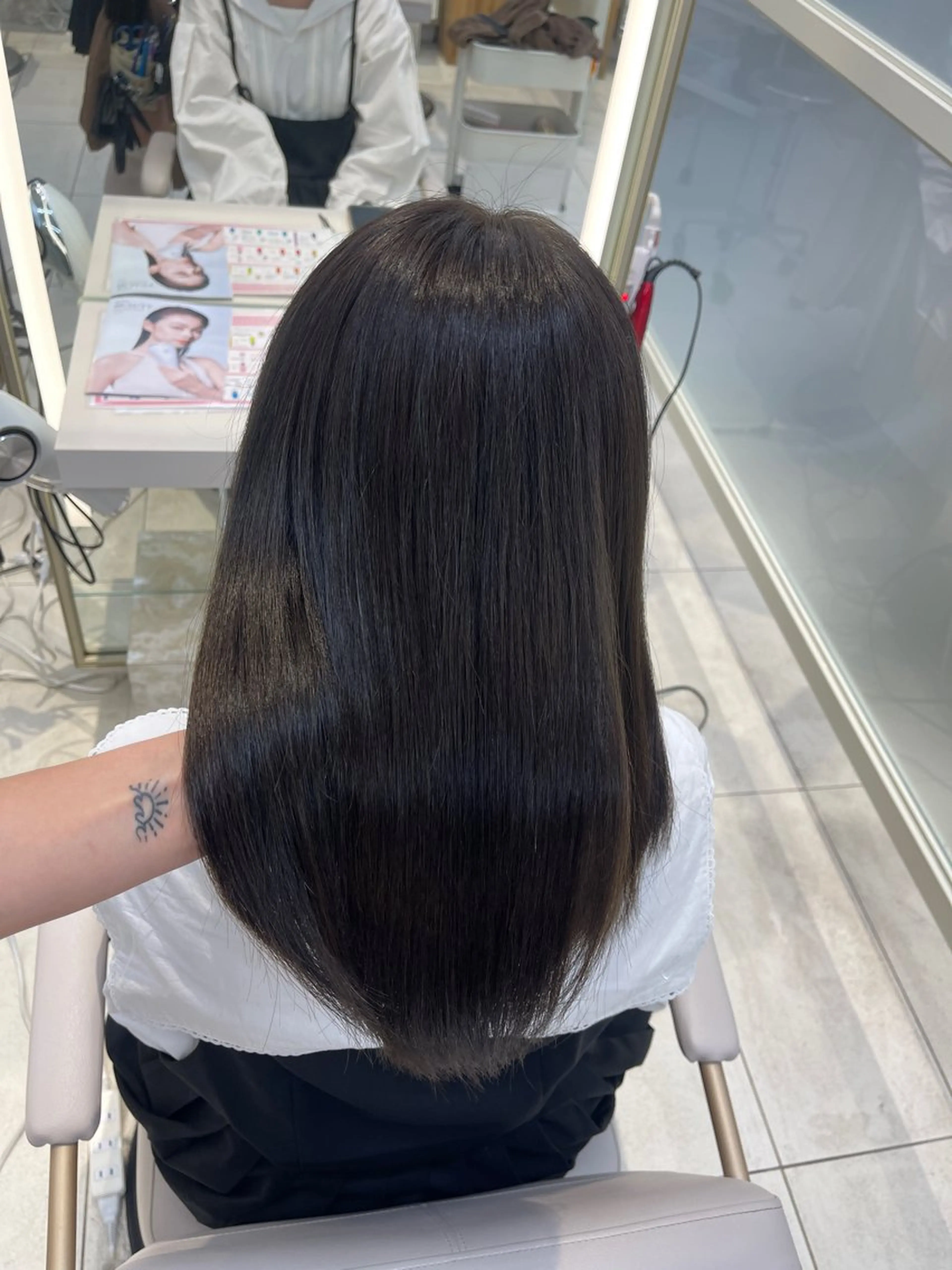 セミロング カラー Hina🤎ベージュ 、グレージュ🤎のヘアスタイル