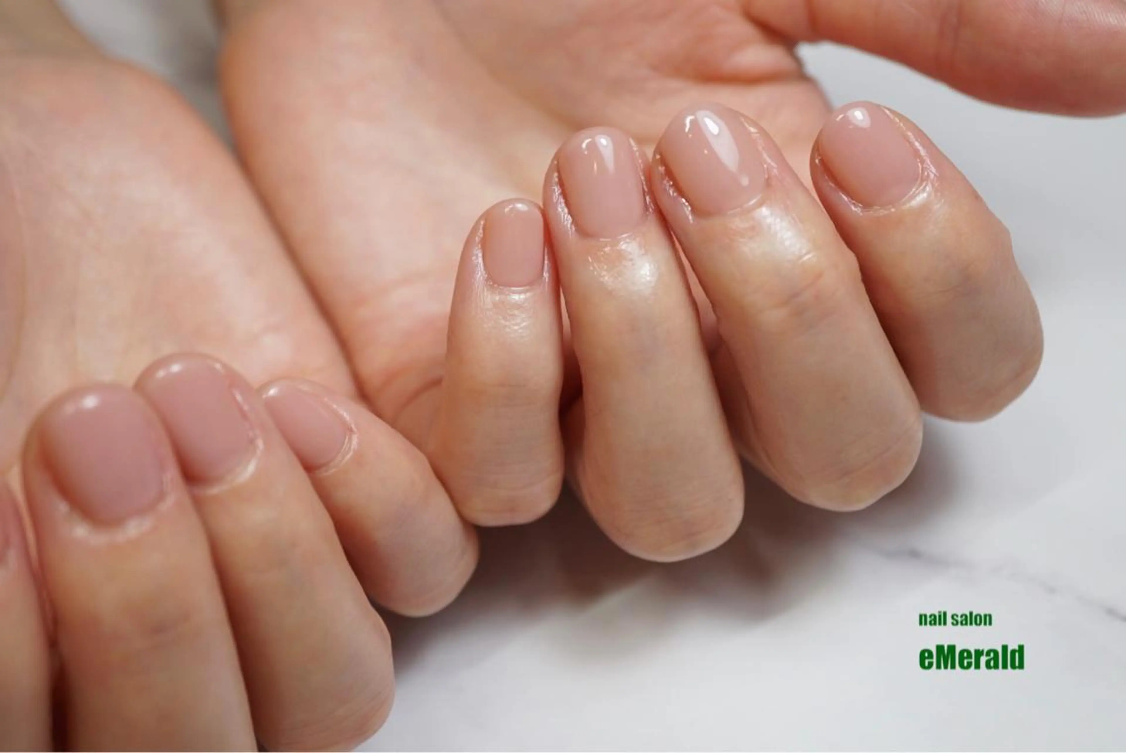 ネイル ワンカラーネイル nailsalon eMeraldのネイルデザイン